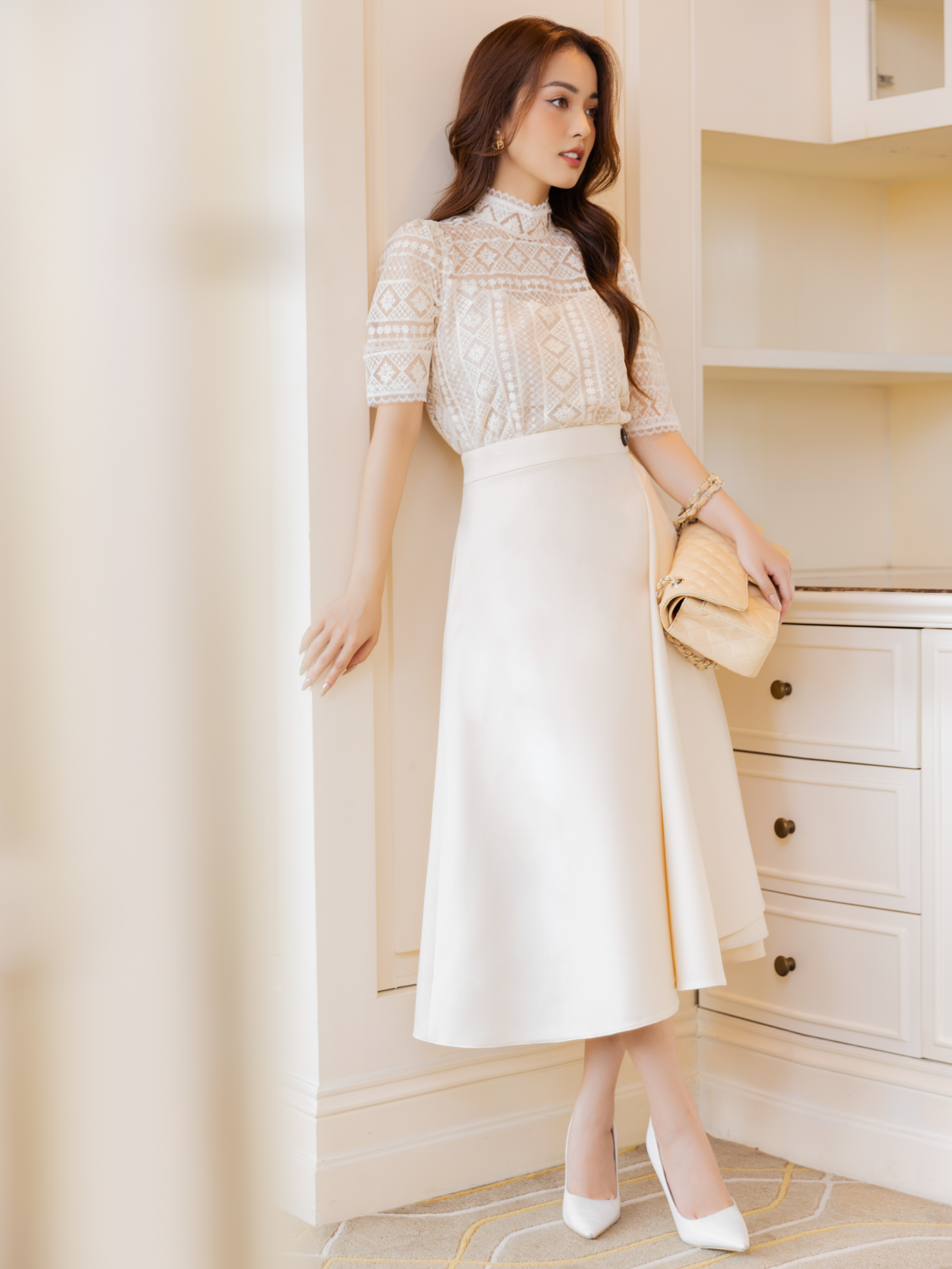Áo ren cổ lọ cọc tay