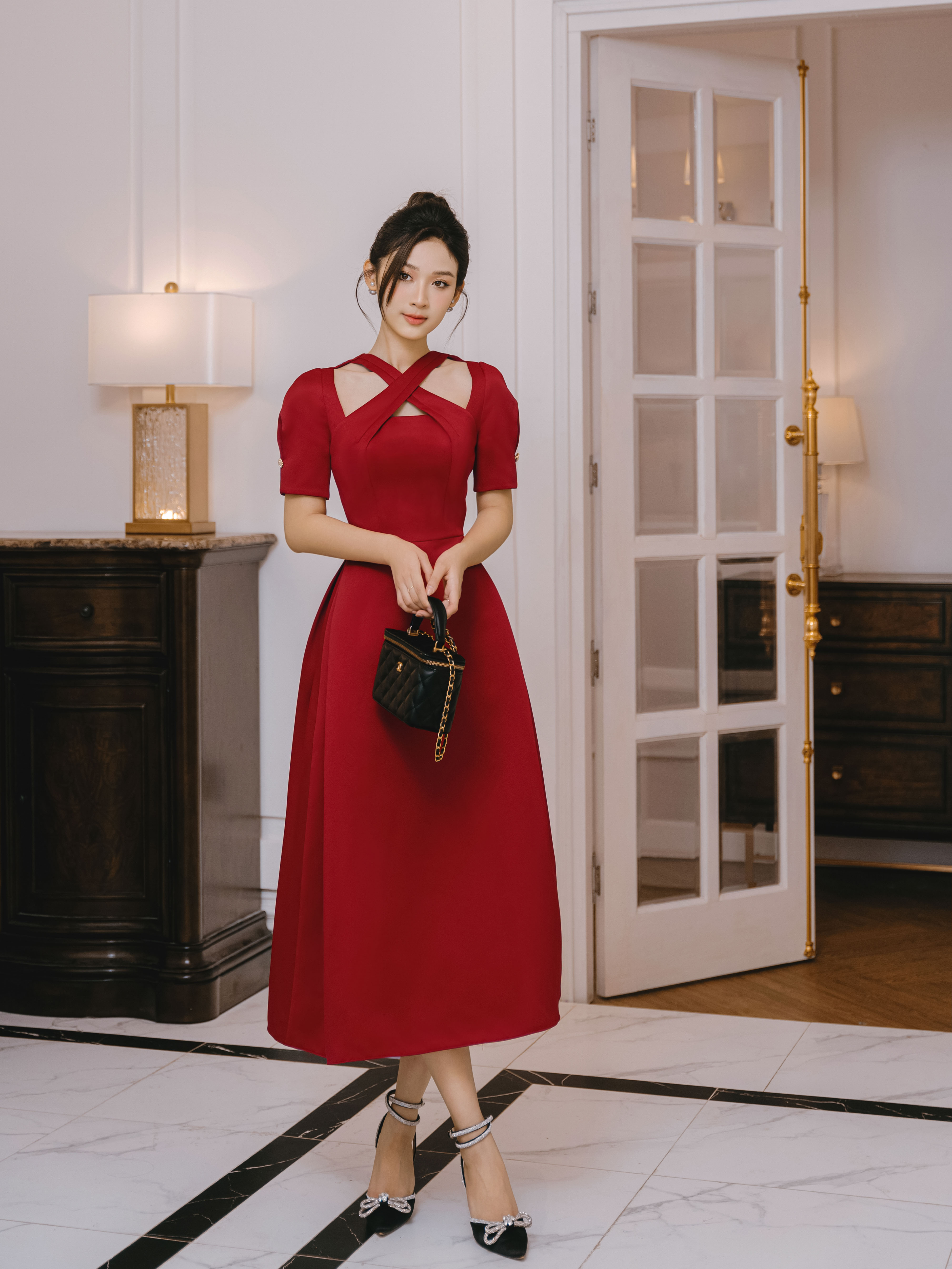 Váy tay bồng cổ đan chéo dáng xòe