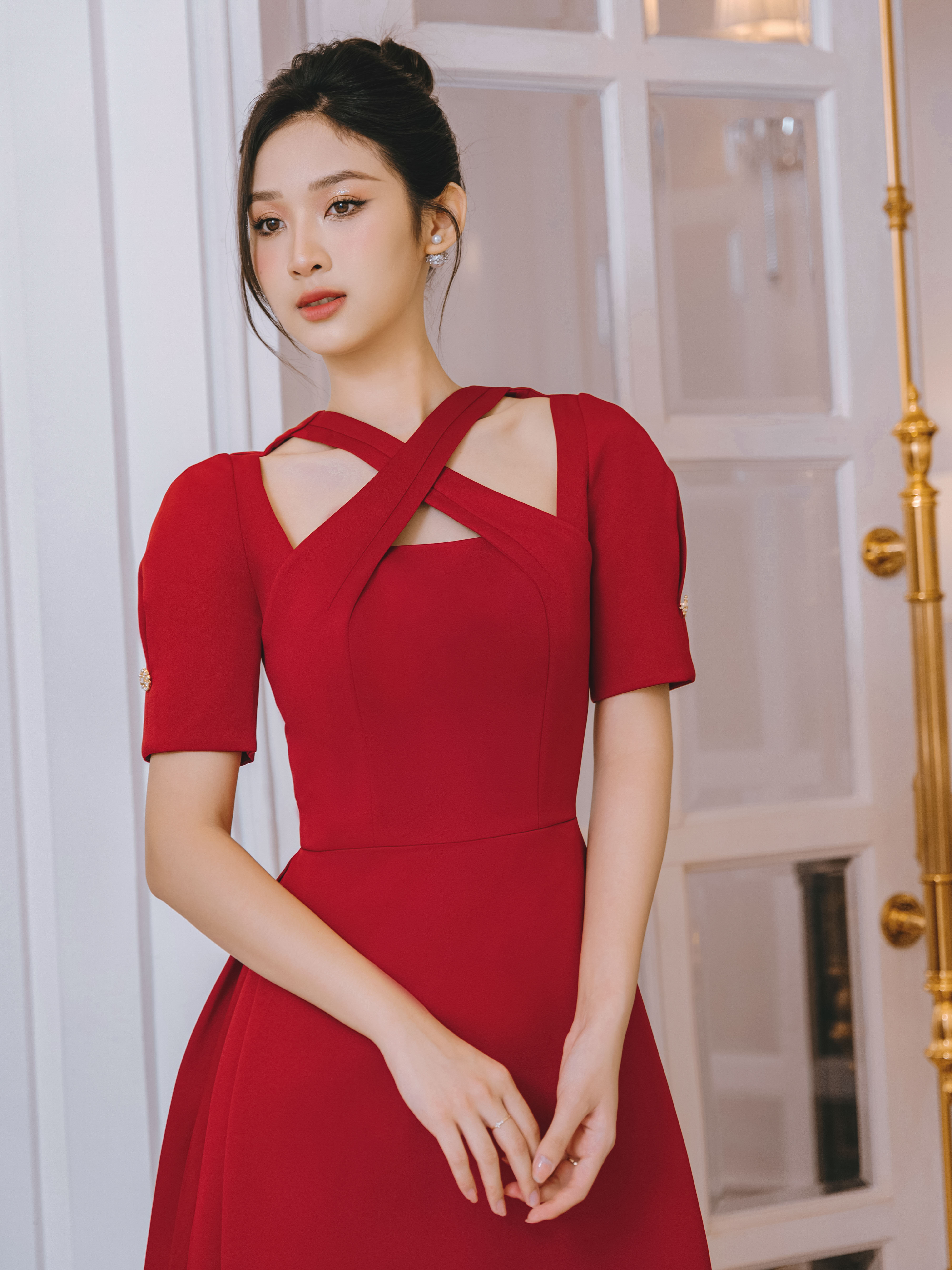 Váy tay bồng cổ đan chéo dáng xòe