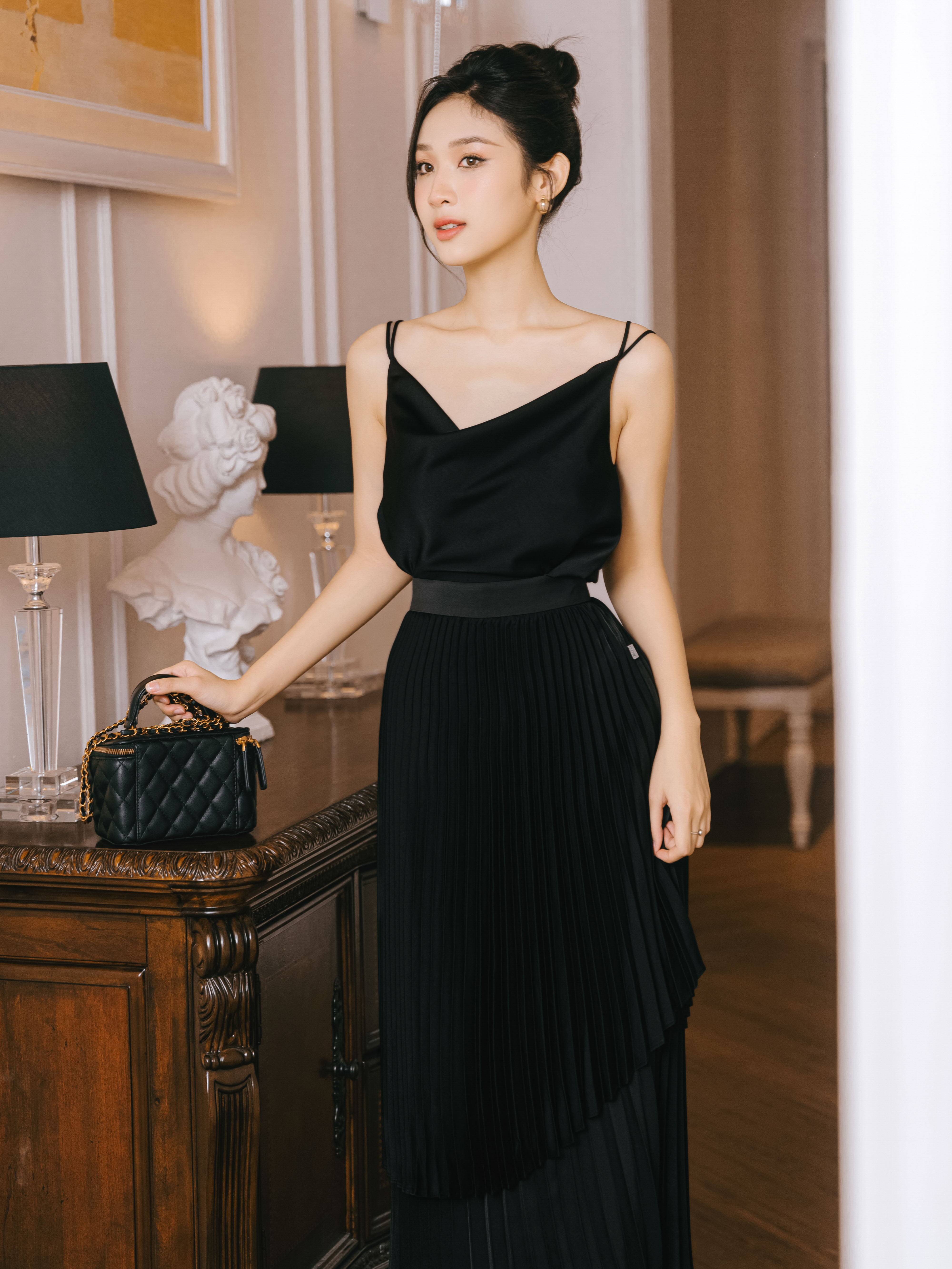 Áo 2 dây cổ đổ