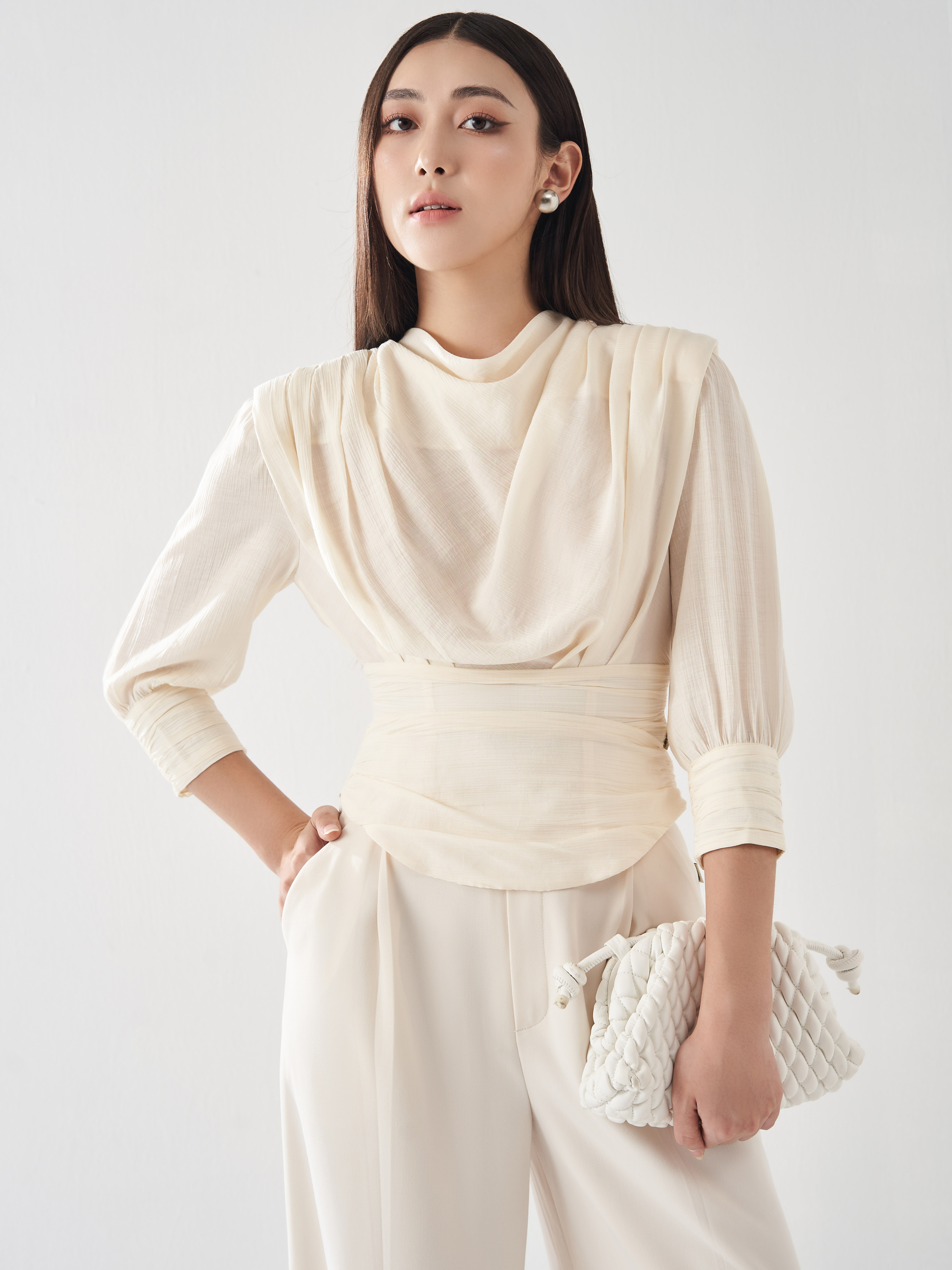Áo dài tay cổ đổ xếp ly nhún eo