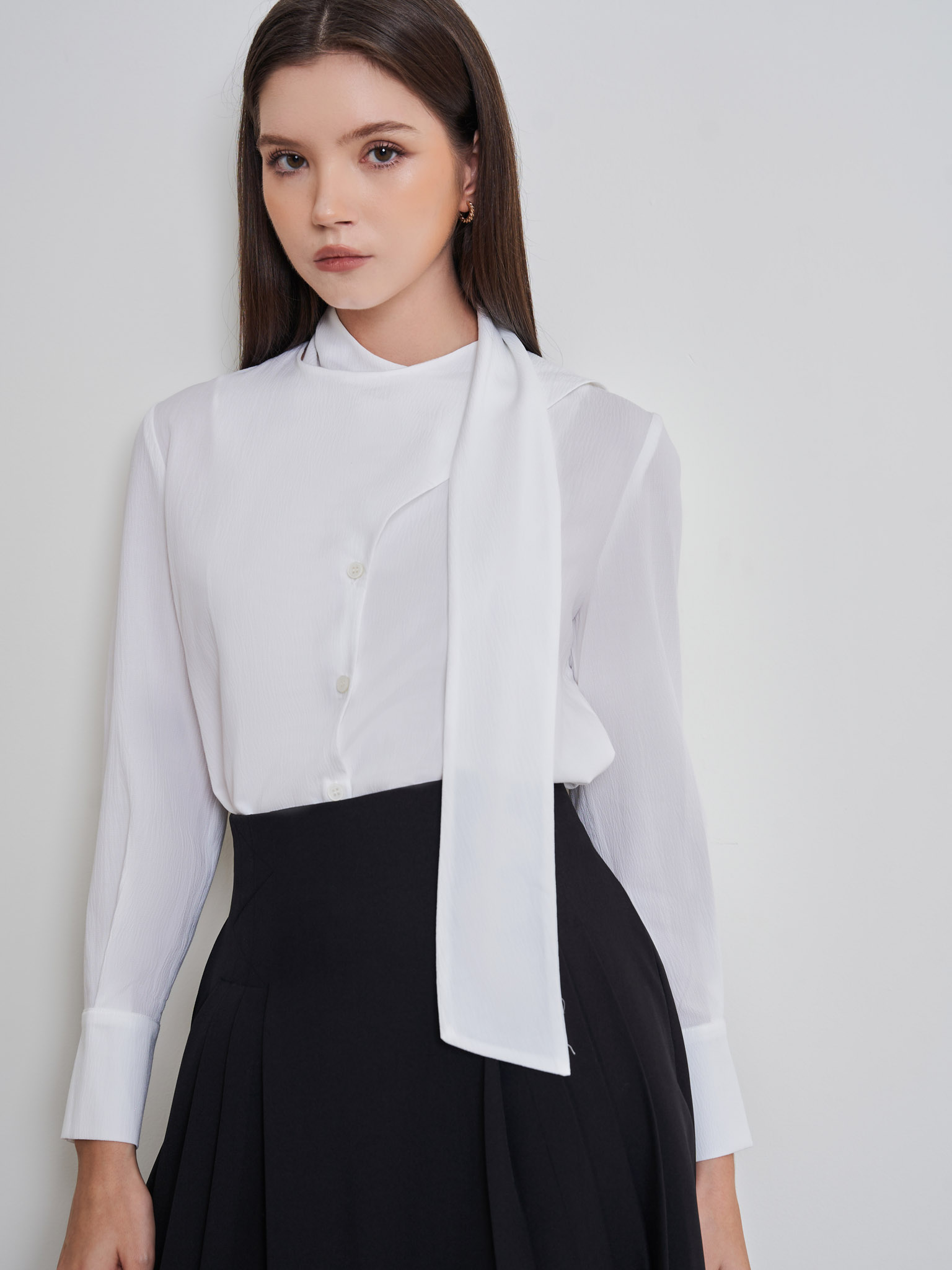 Áo sơ mi dài tay cổ tròn cách điệu