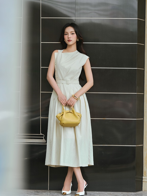 Váy lệch vai xòe xếp ly