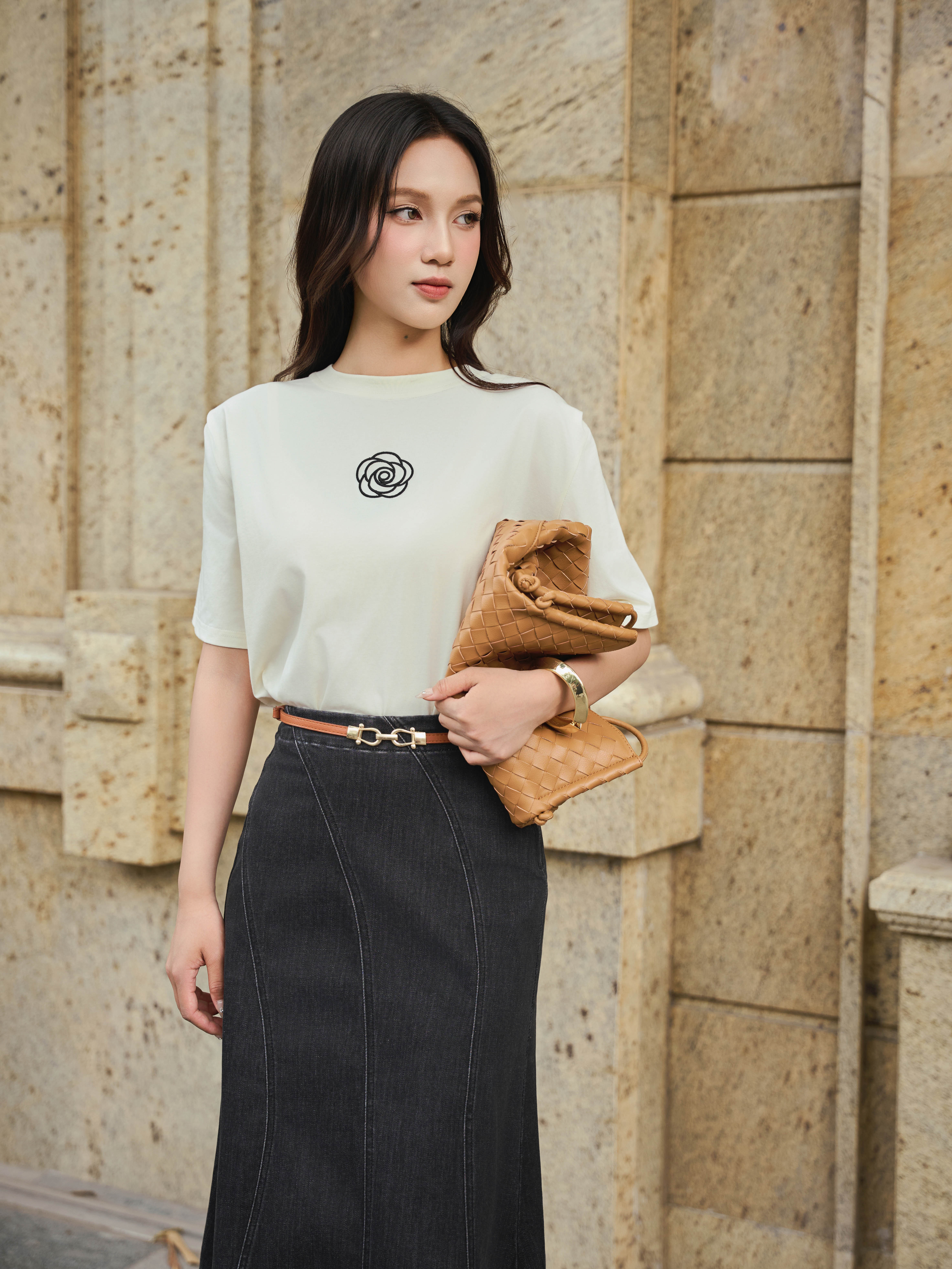 ao-phong-nguc-theu-hoa-2492409