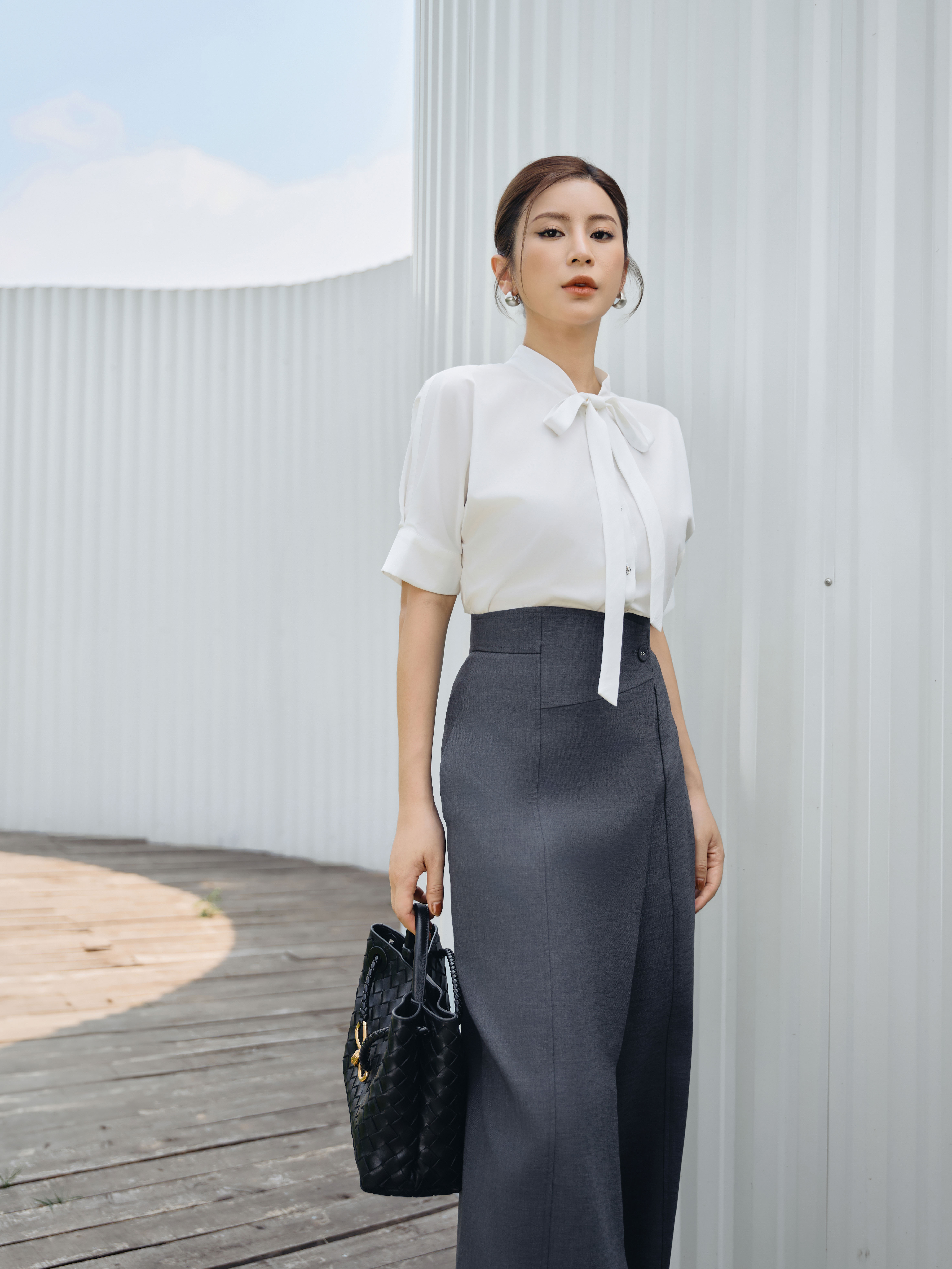 Áo tay lửng cổ thắt nơ