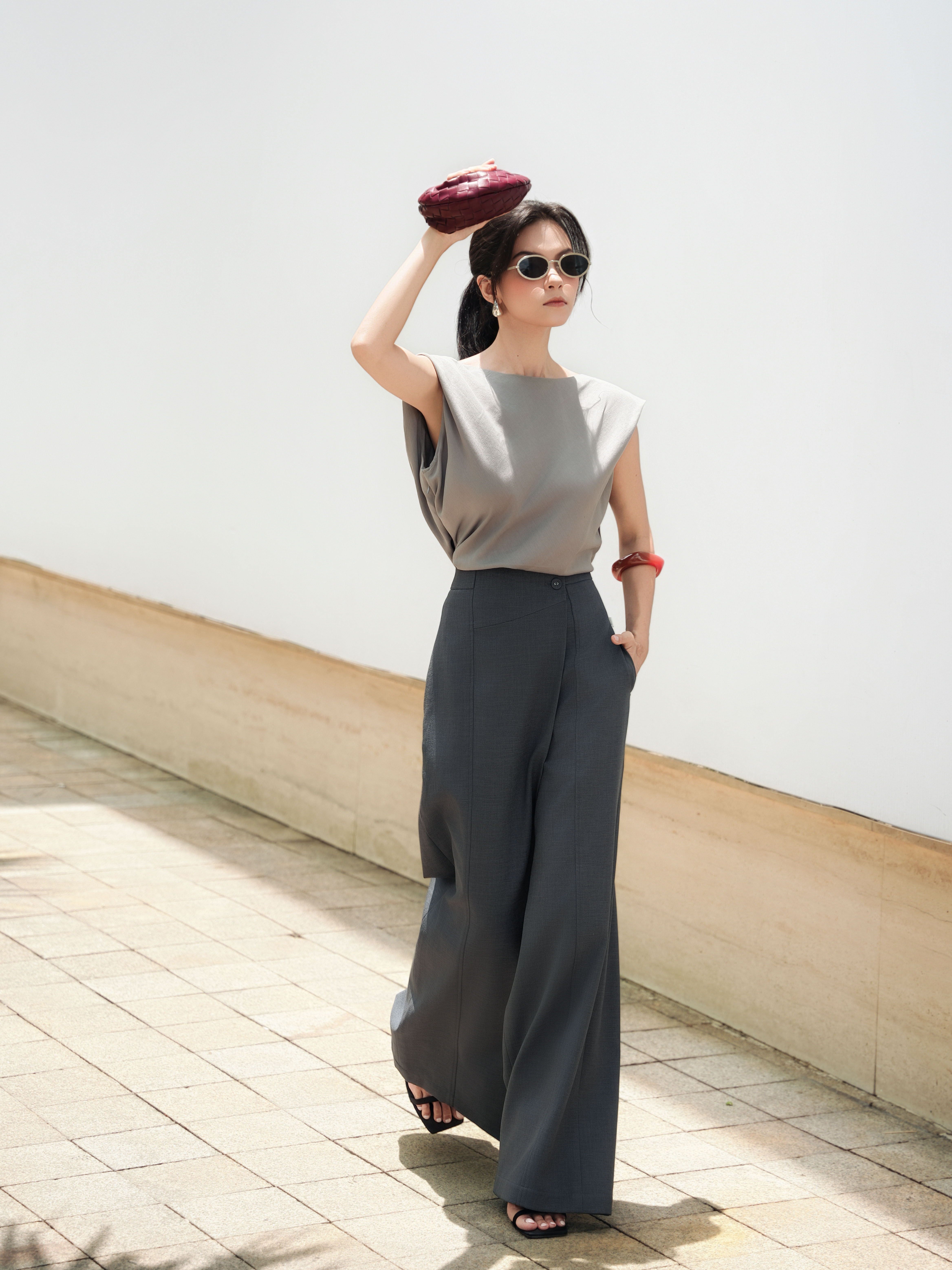 Áo cánh dơi cổ đổ sau