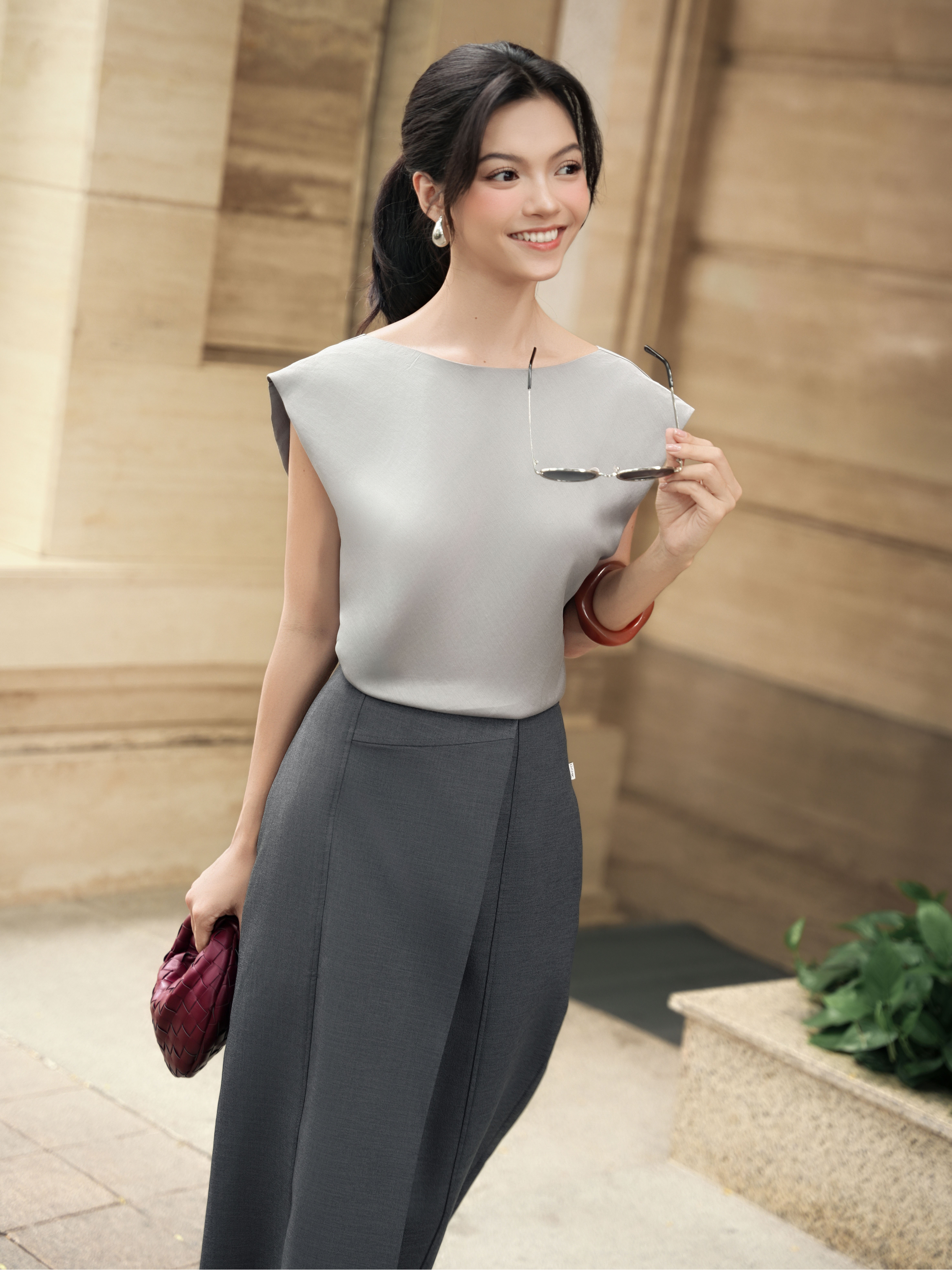 Áo cánh dơi cổ đổ sau