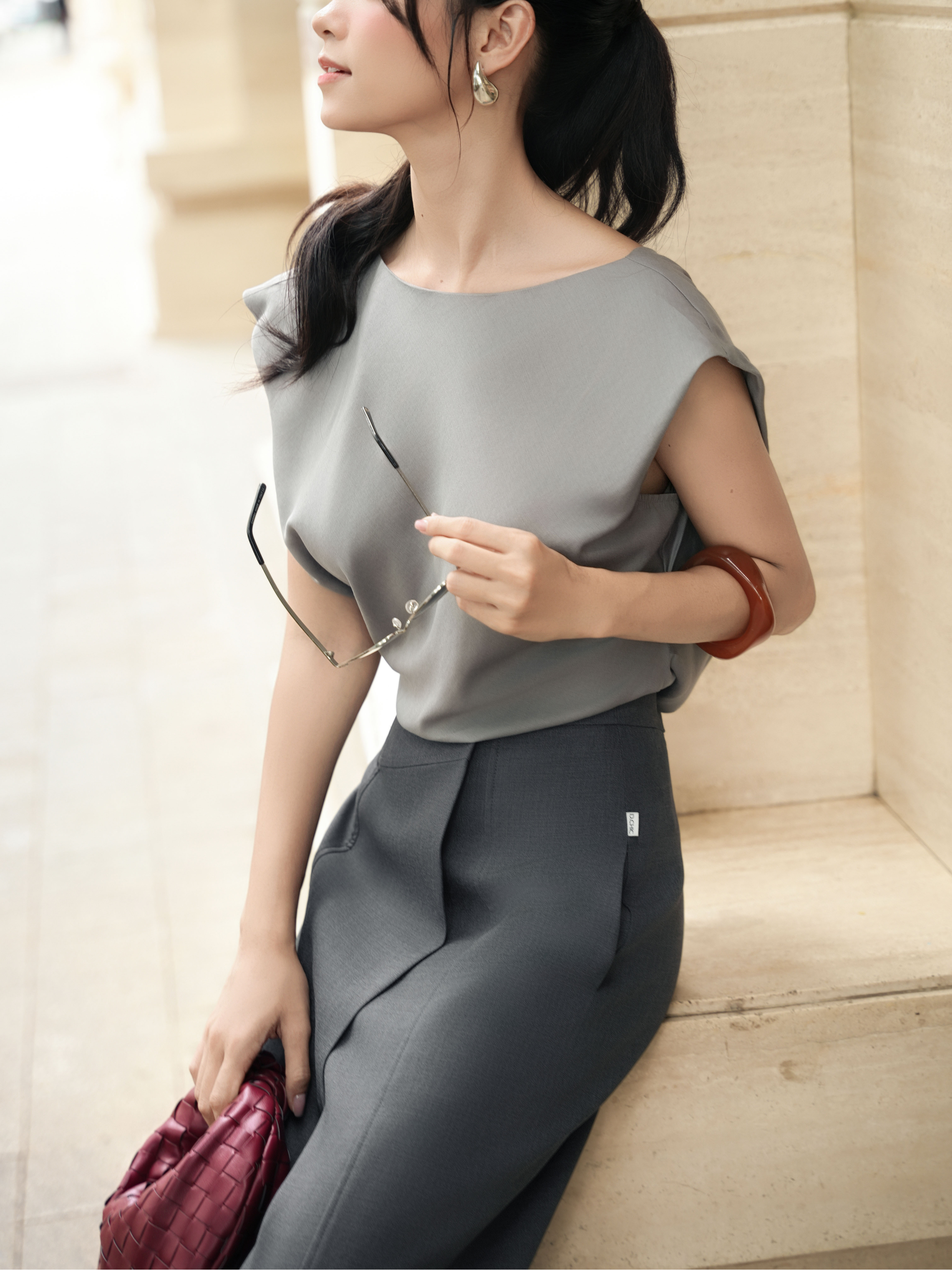 Áo cánh dơi cổ đổ sau