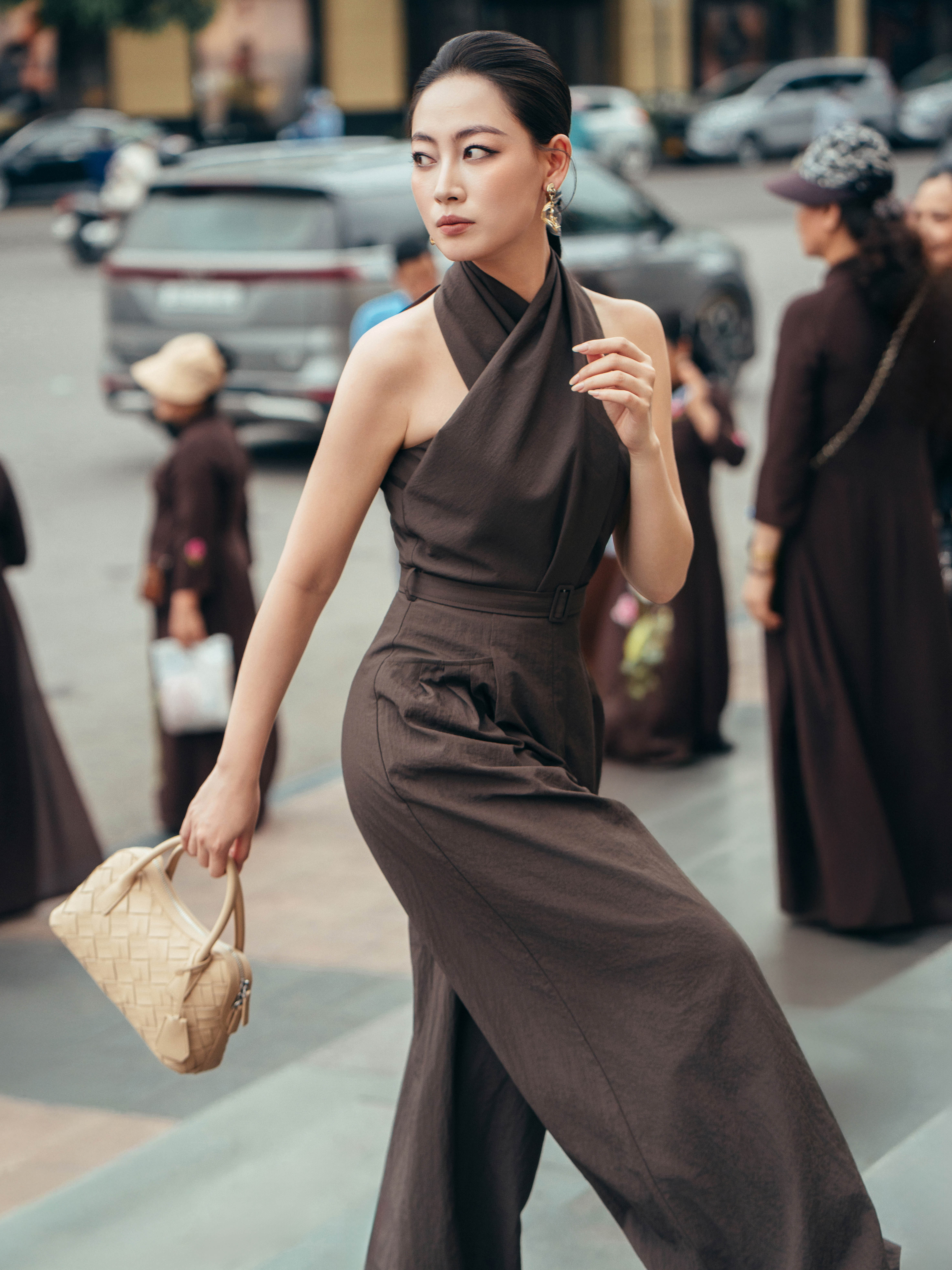 Jumsuit không tay thắt dây đai