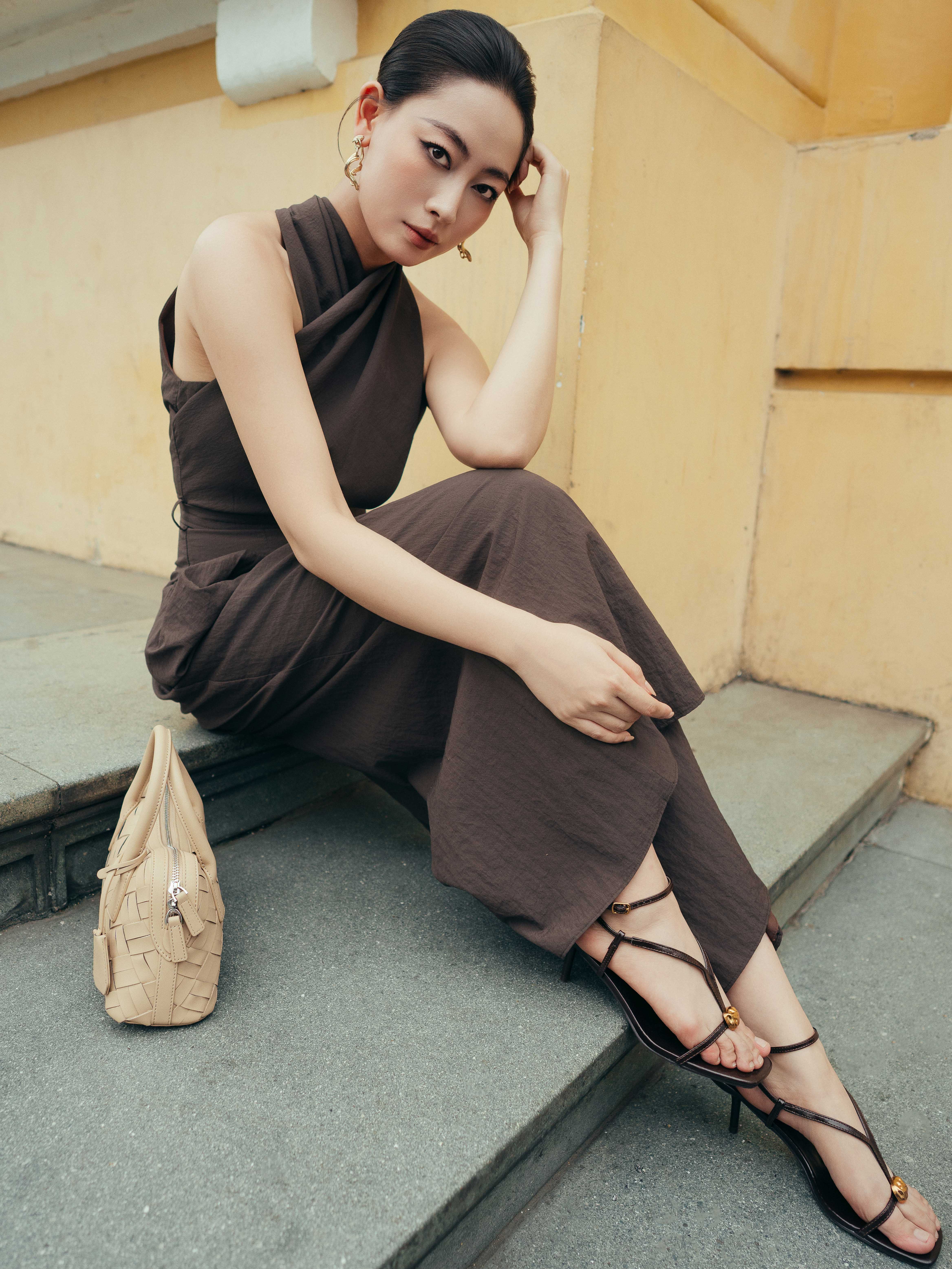 Jumsuit không tay thắt dây đai