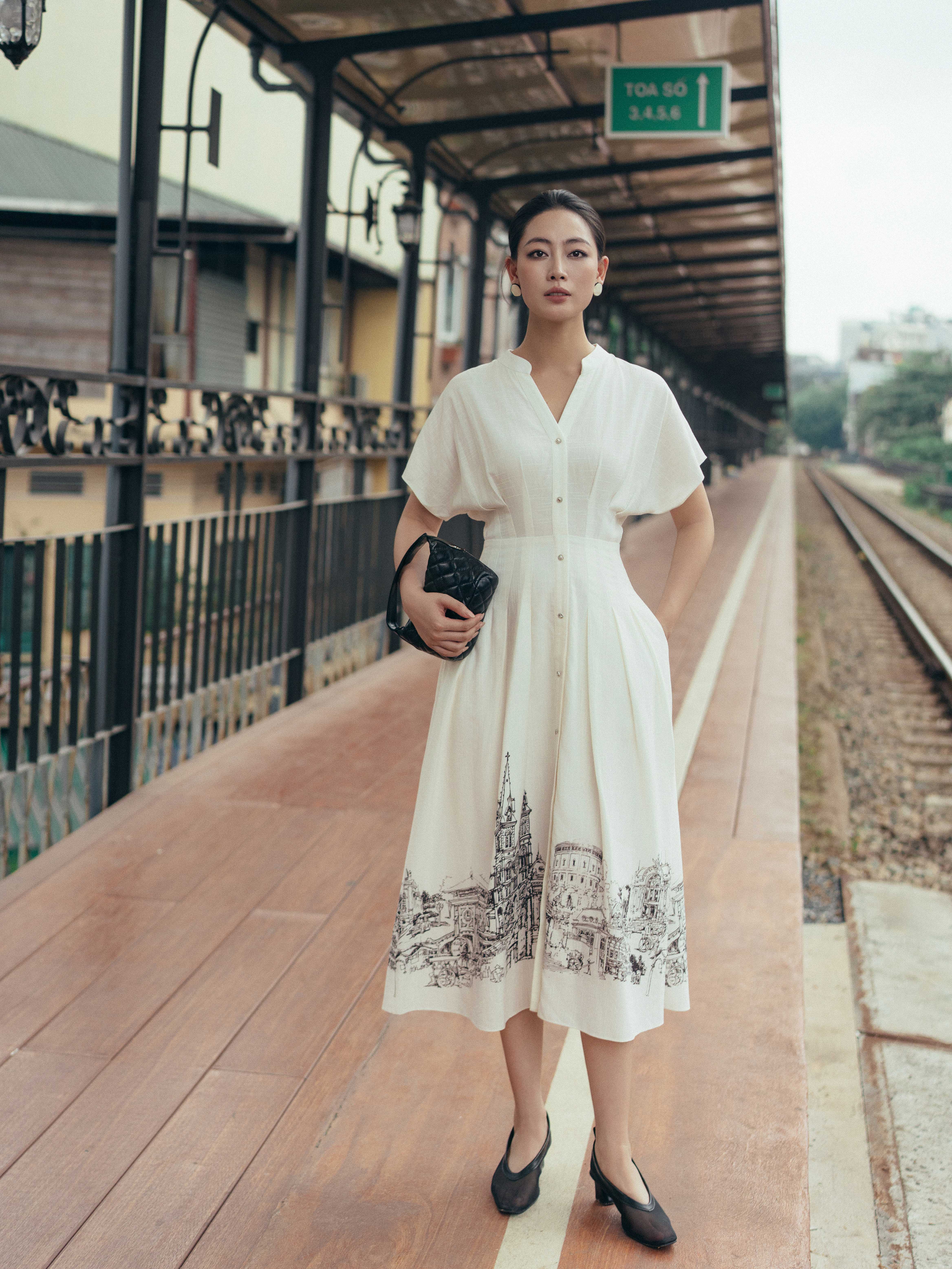Váy tay liền in họa tiết