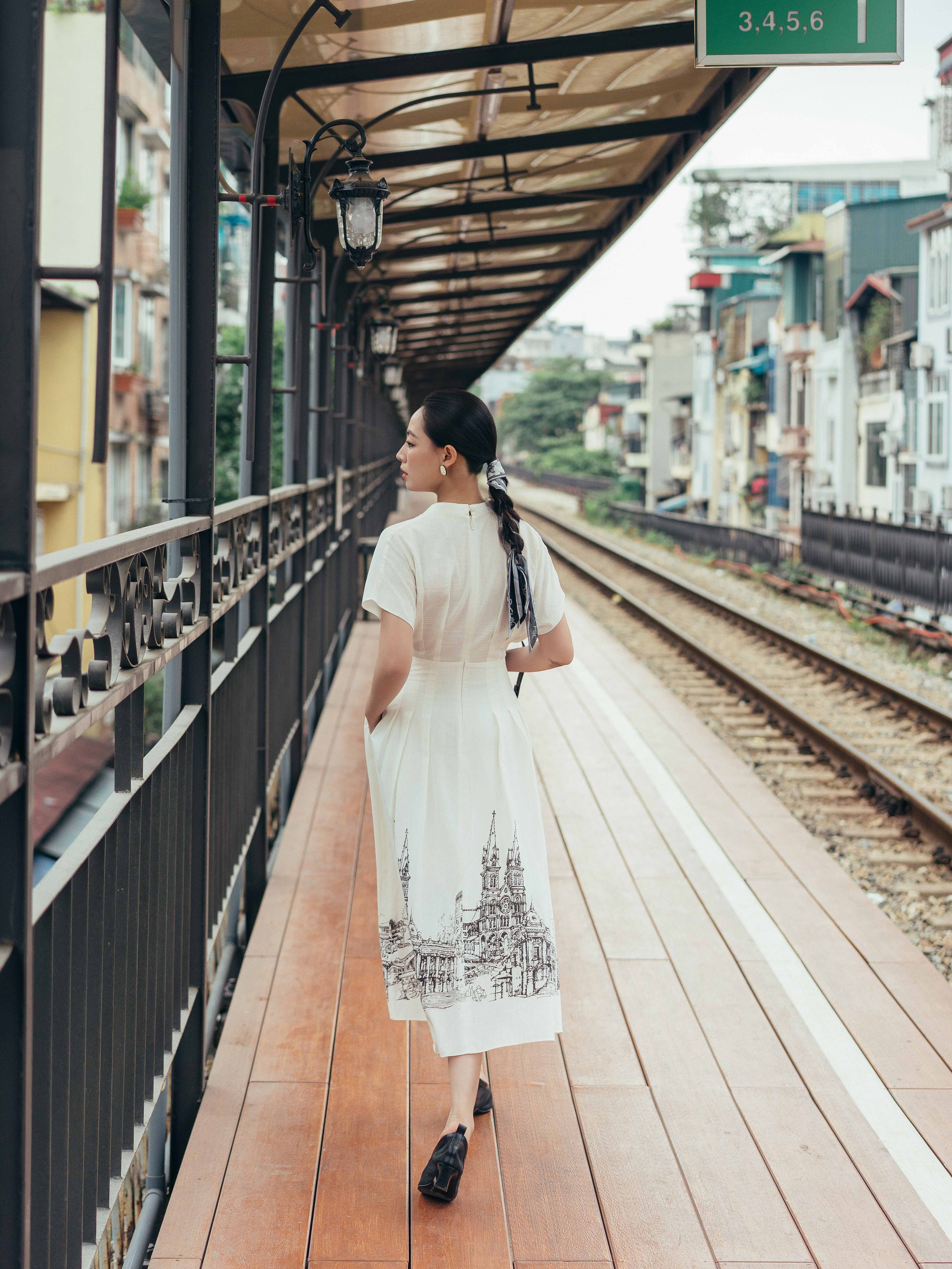 Váy tay liền in họa tiết