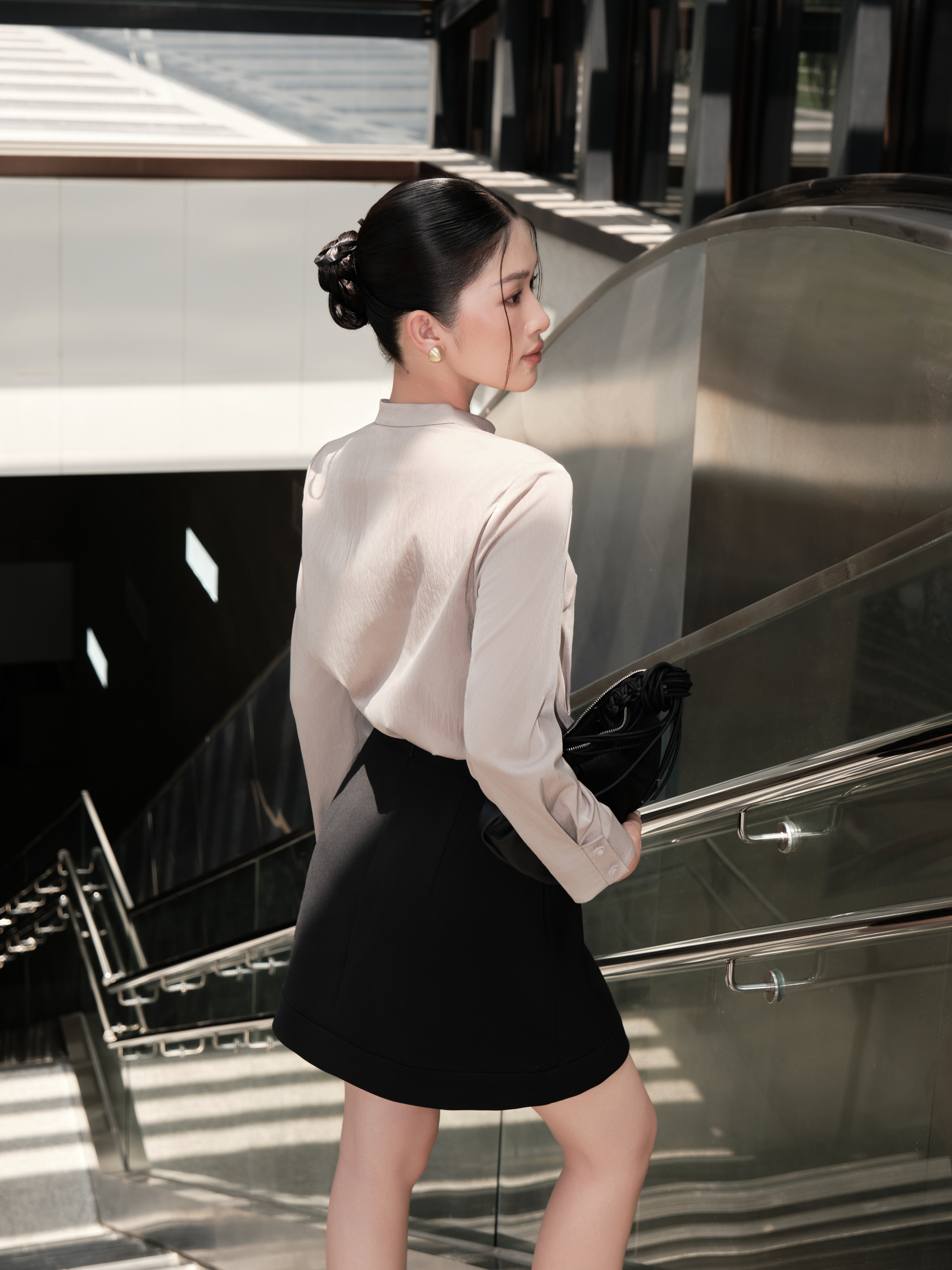 Áo cổ vuông kéo khóa