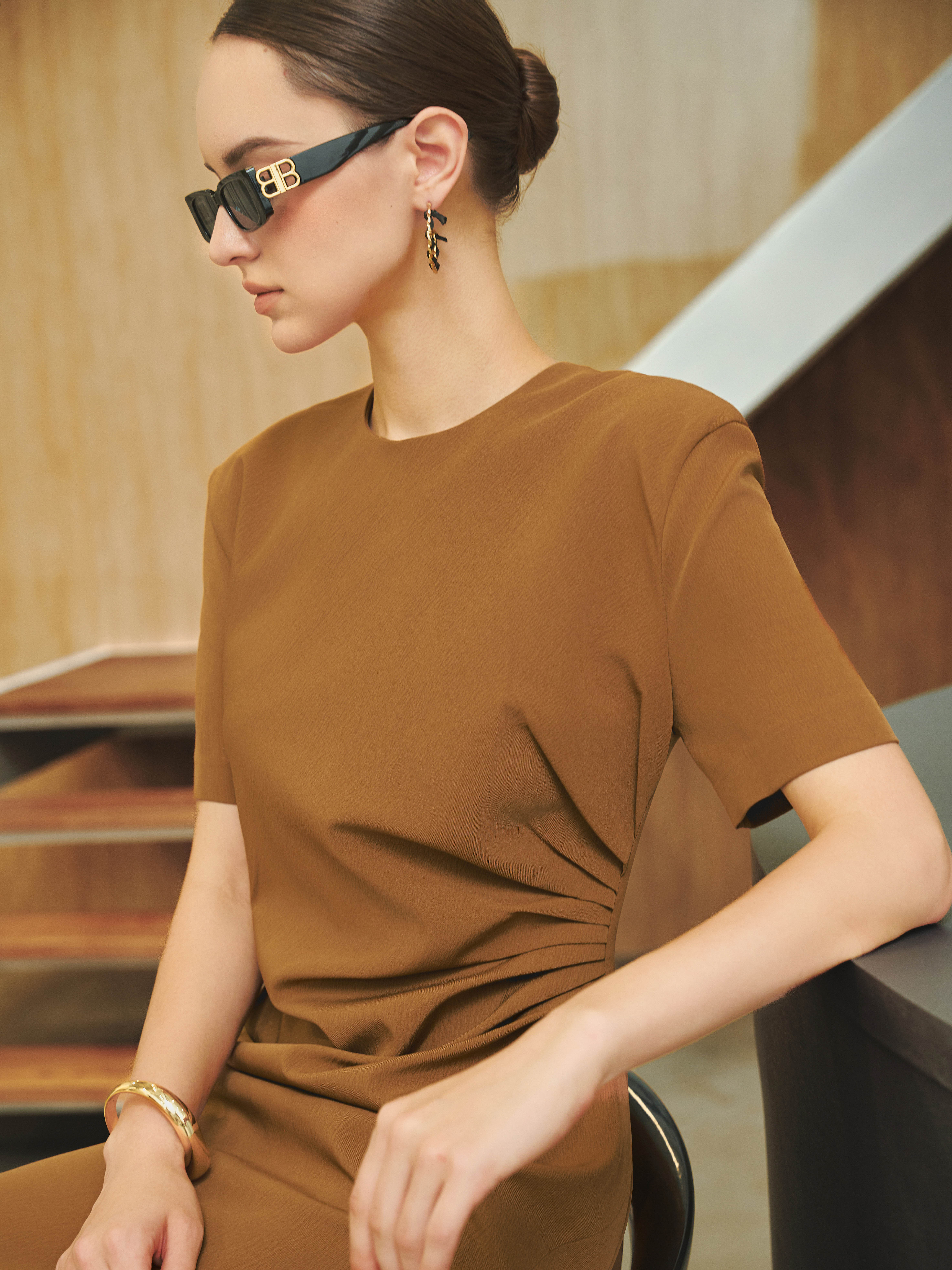 Váy tay cộc xếp ly rúm eo