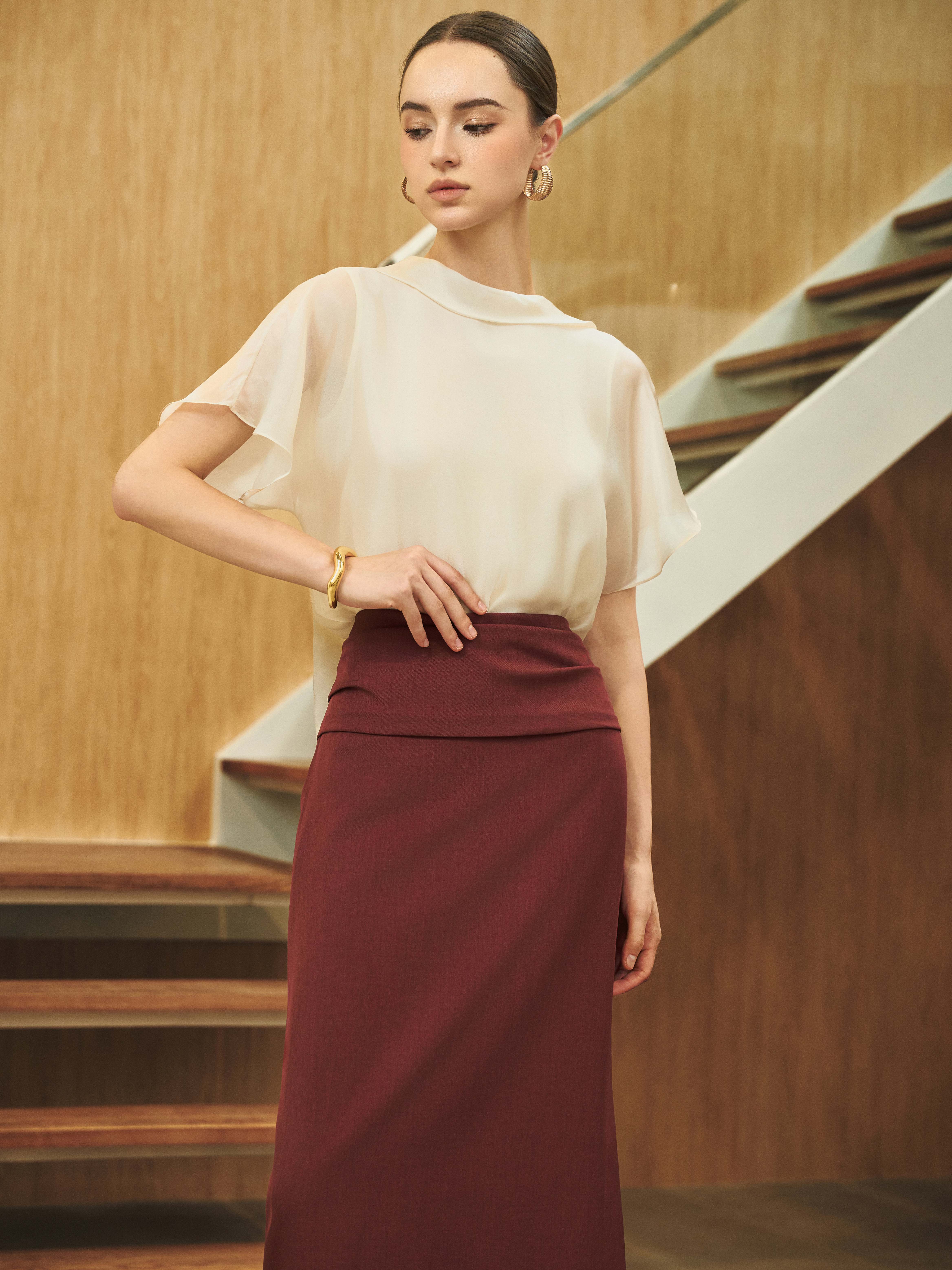 Chân váy midi xẻ tà hông rúm eo trước