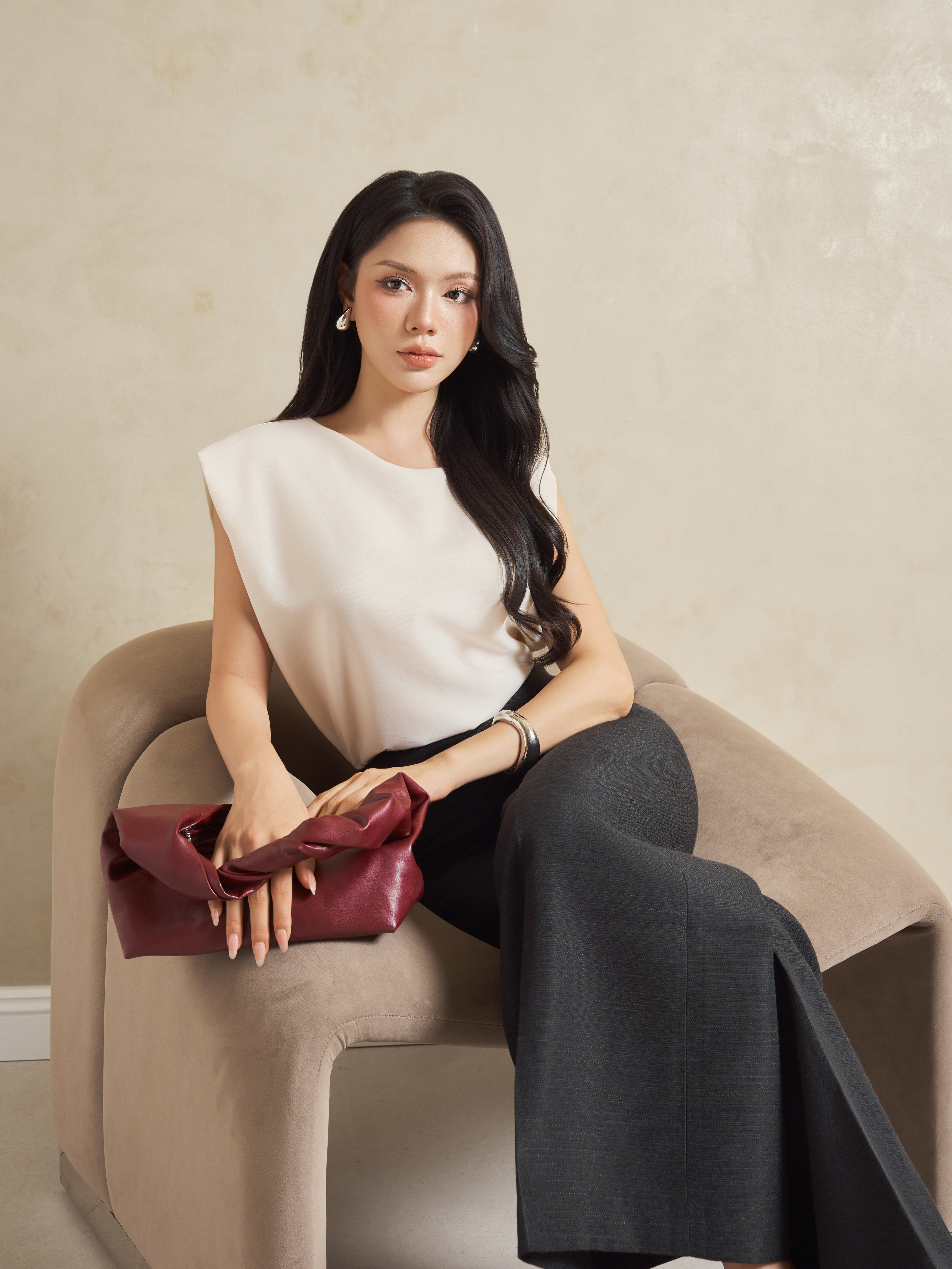 Áo tơ tay liền cổ U lệch