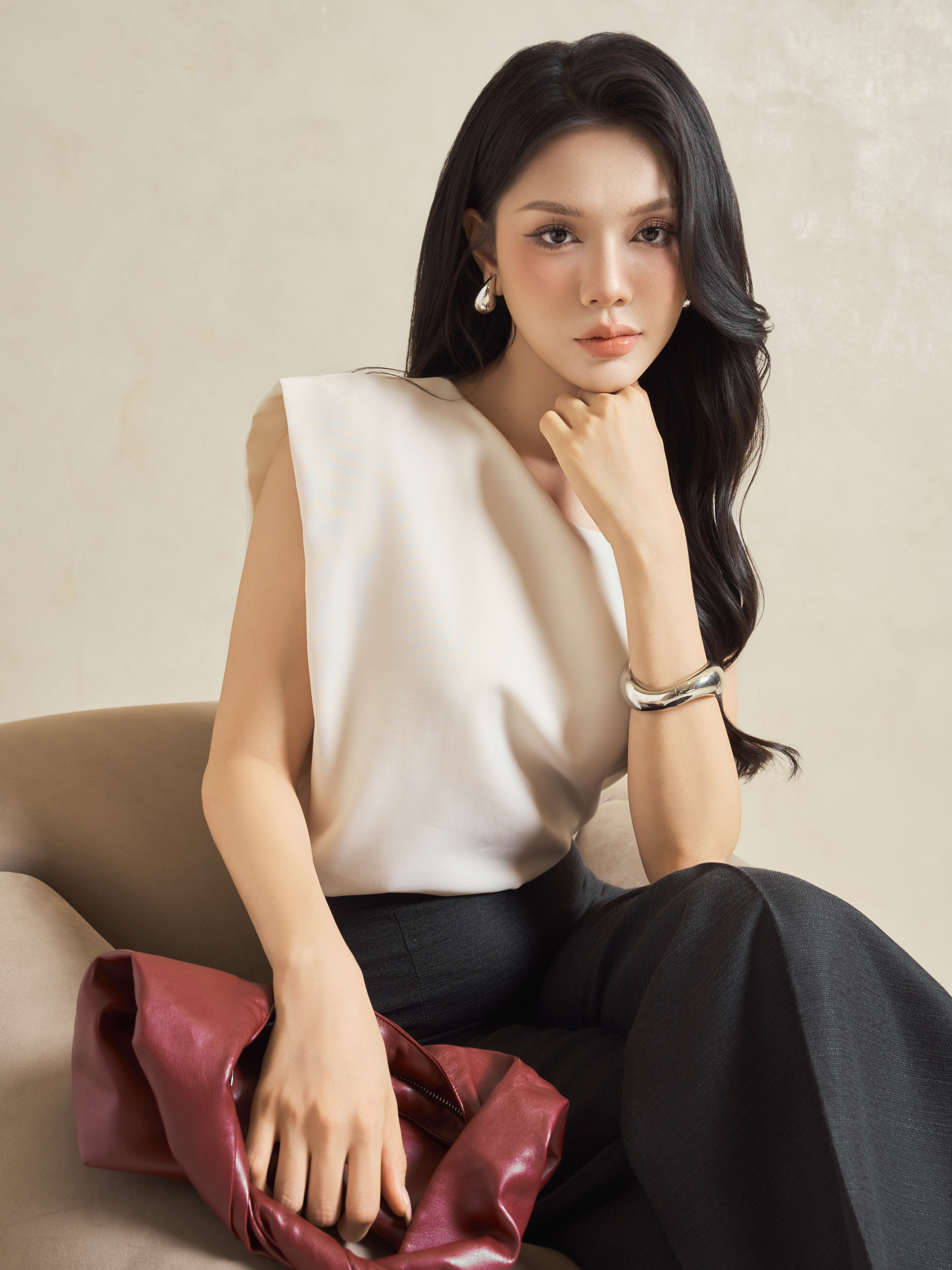 Áo tơ tay liền cổ U lệch