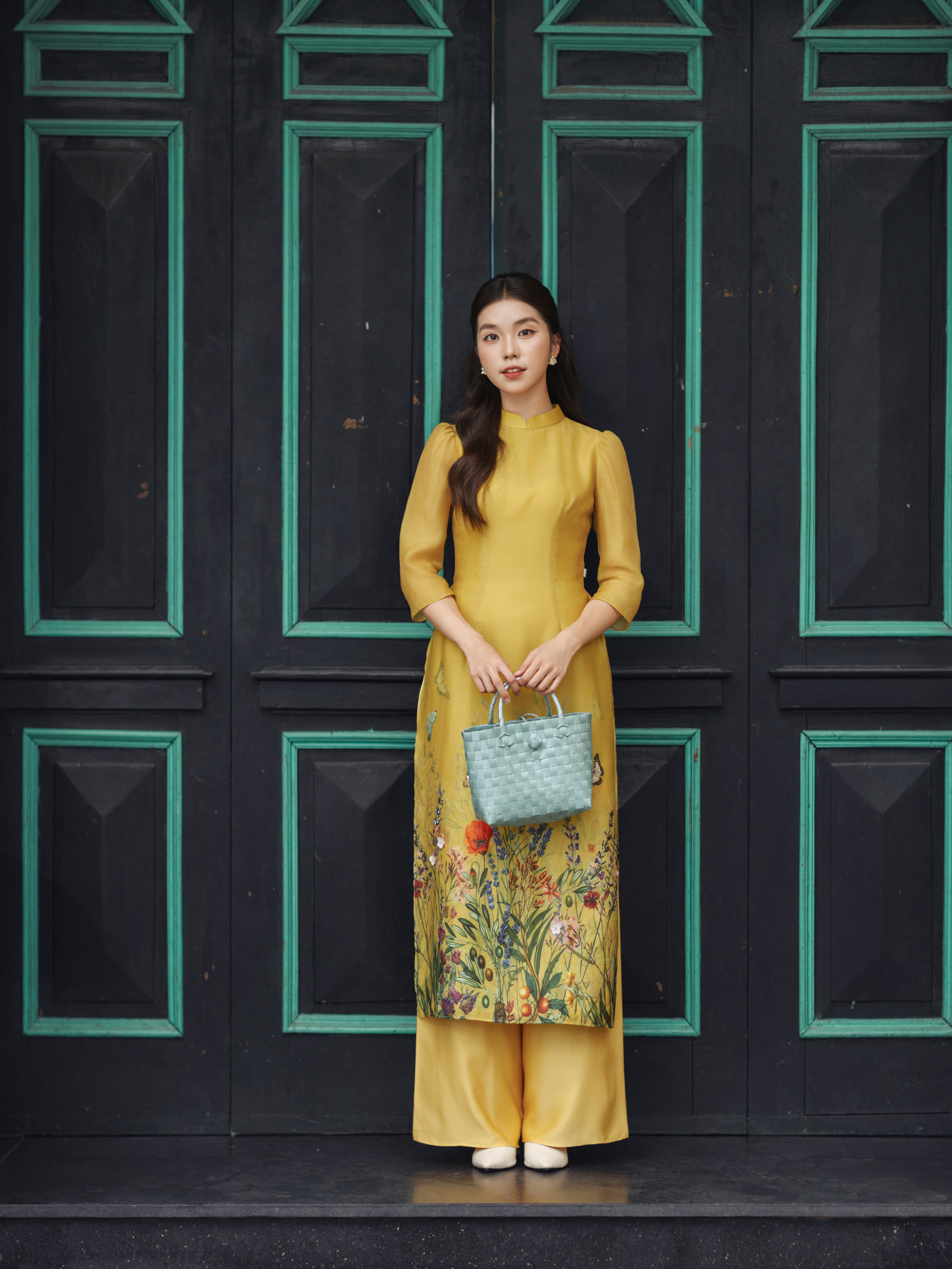 ao-dai-hoa-oai-huong-vang-3181966