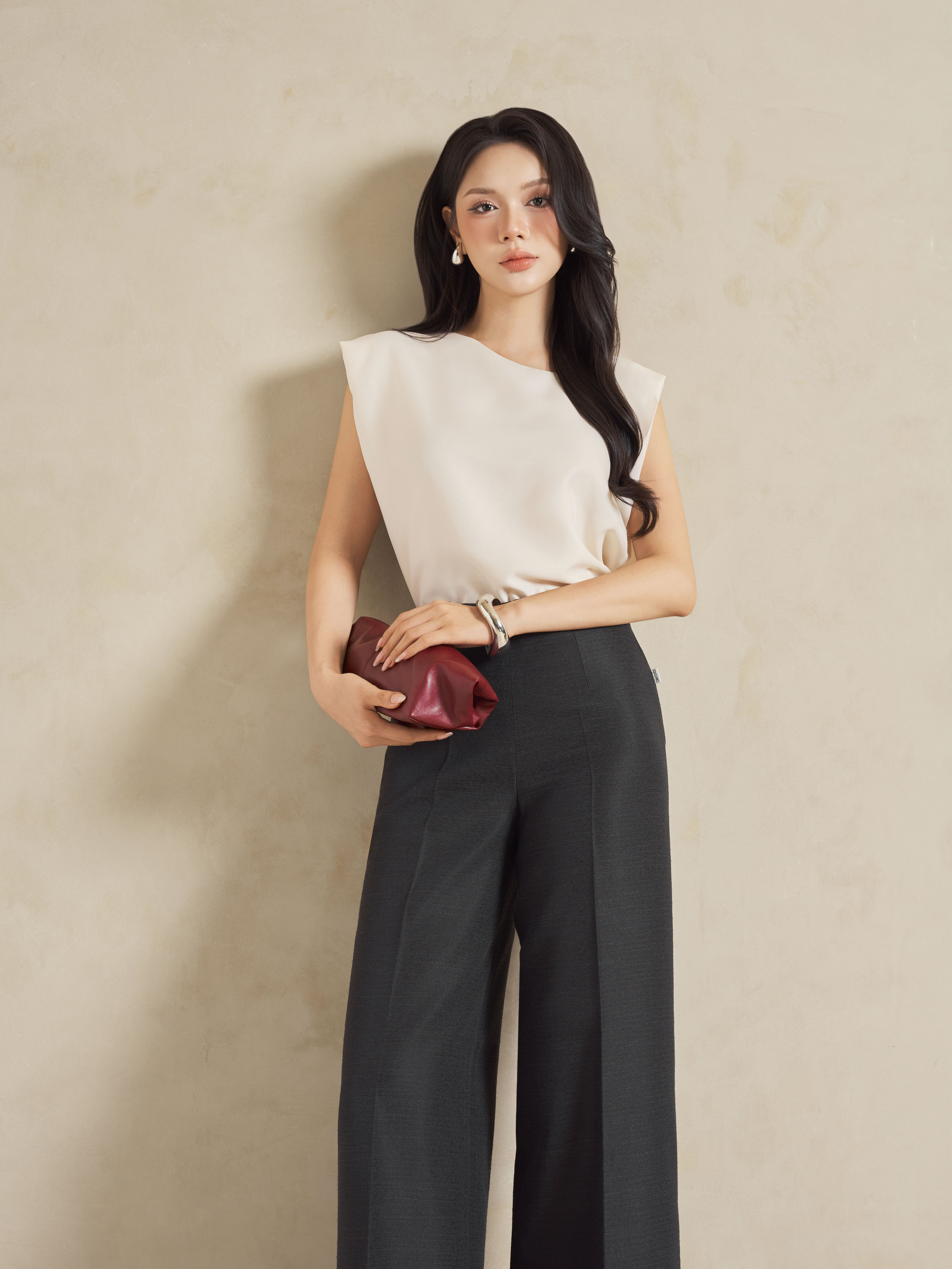Áo tơ tay liền cổ U lệch