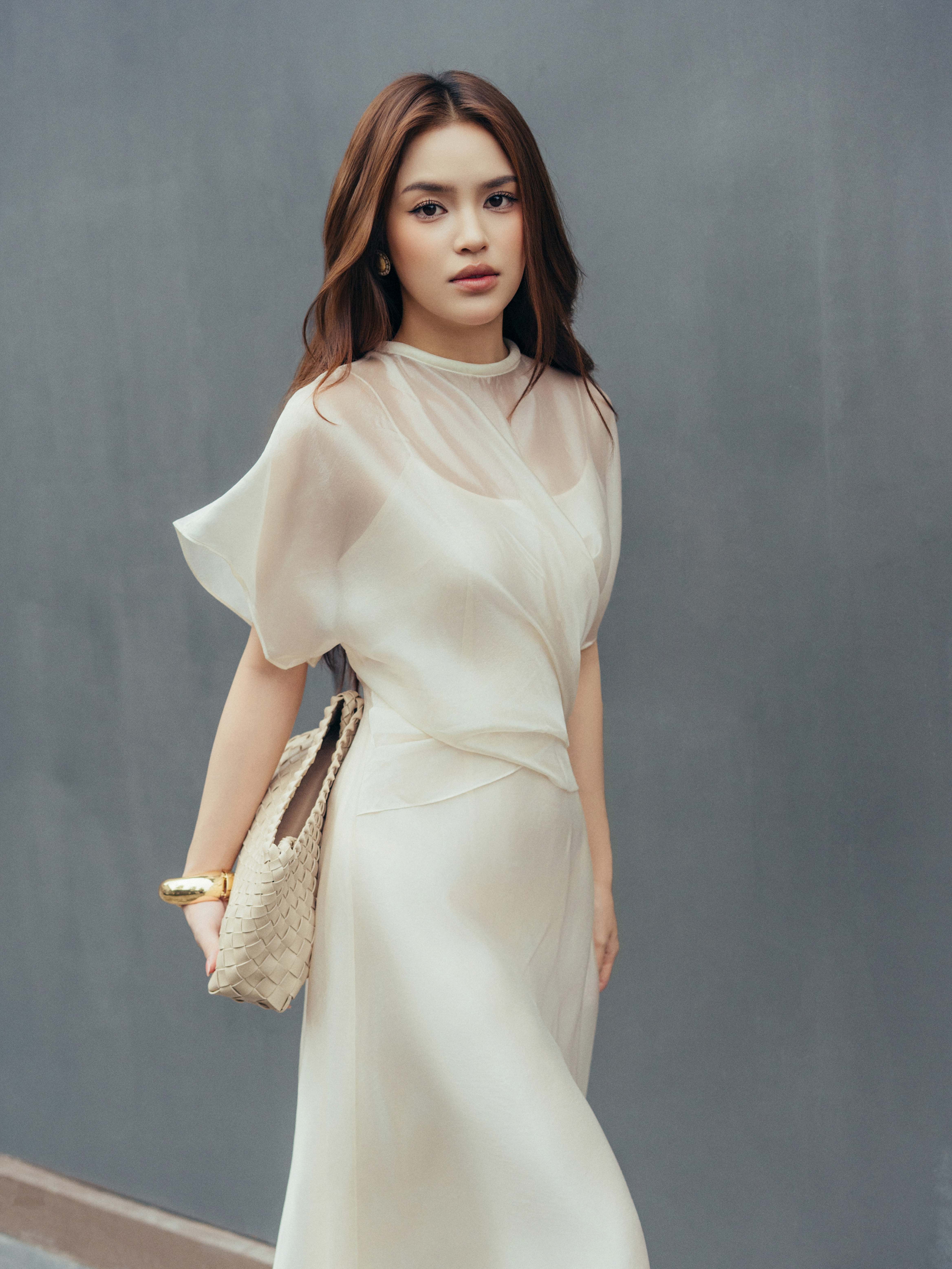 Váy tơ tay chờm rúm eo