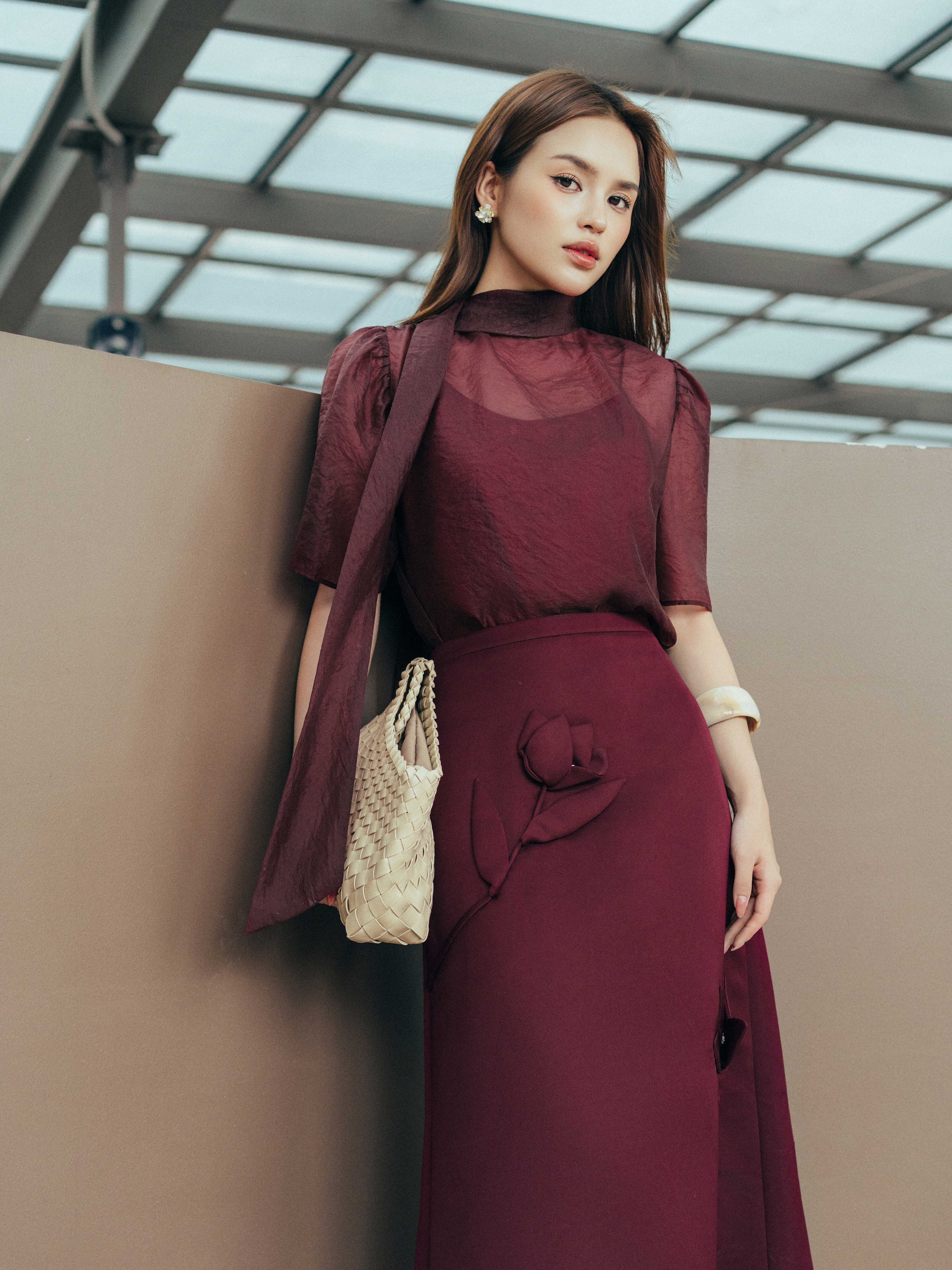 Áo cộc tay bồng xếp ly cổ
