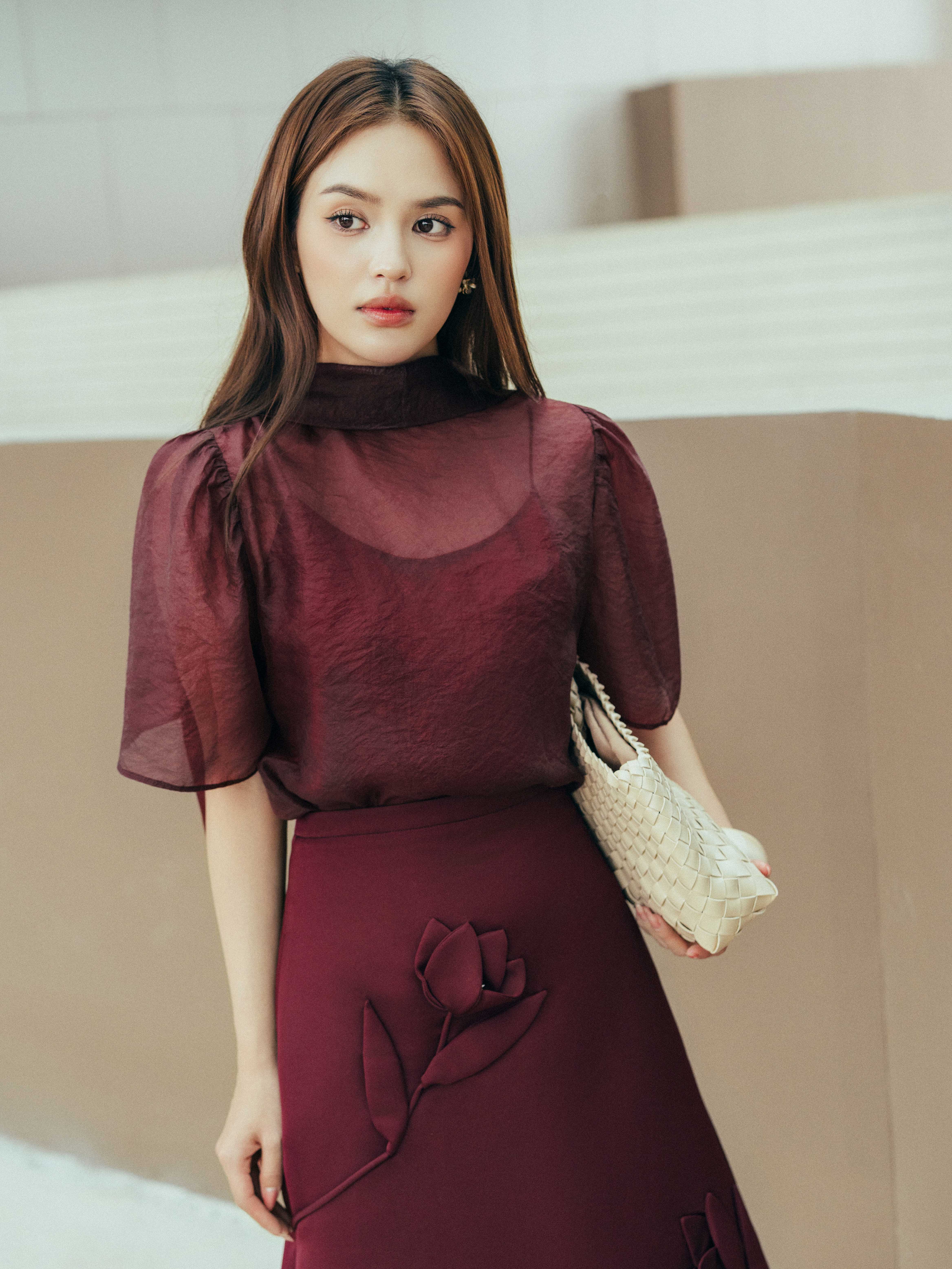 Áo cộc tay bồng xếp ly cổ