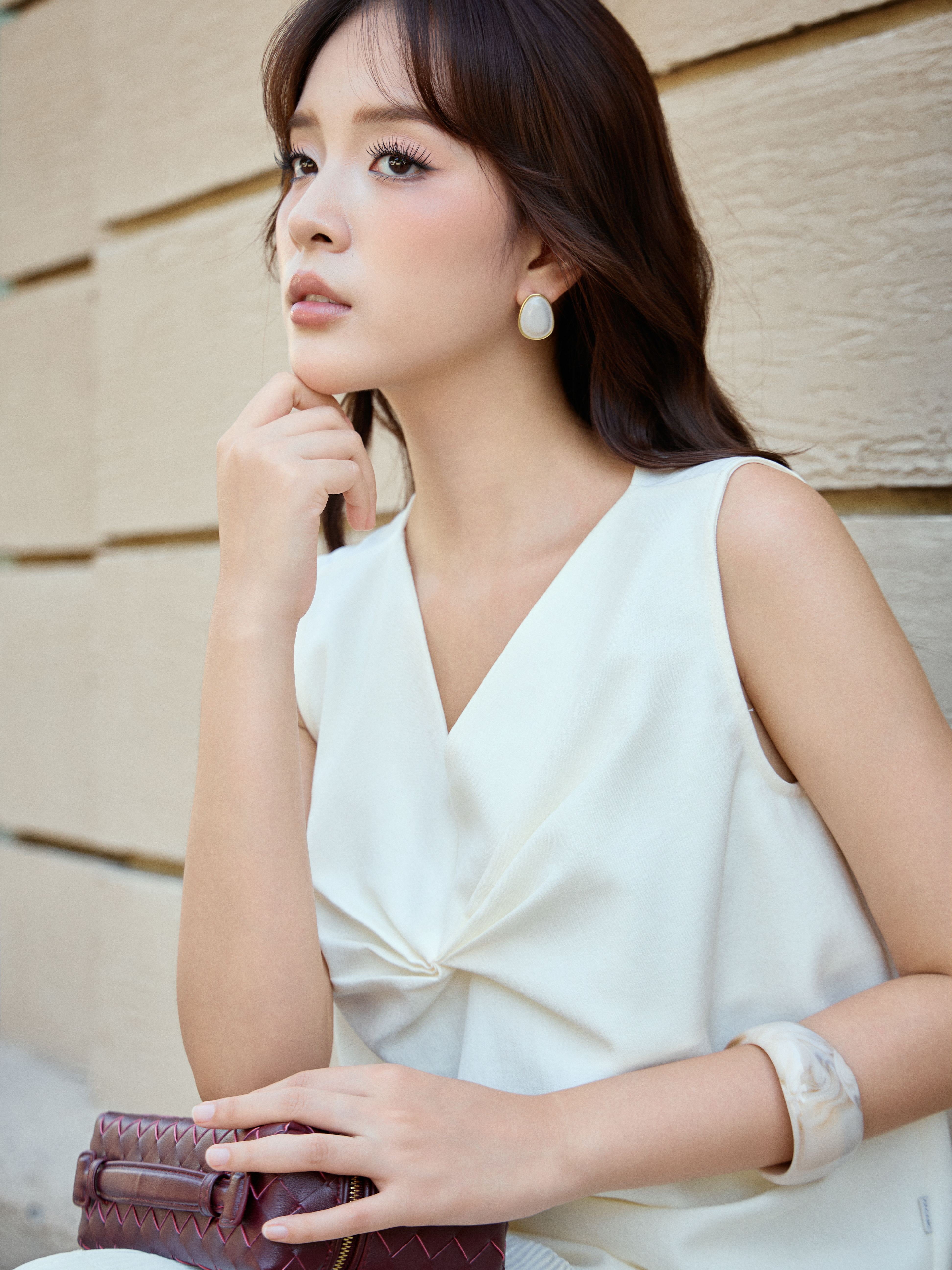 Áo sát nách cổ vặn