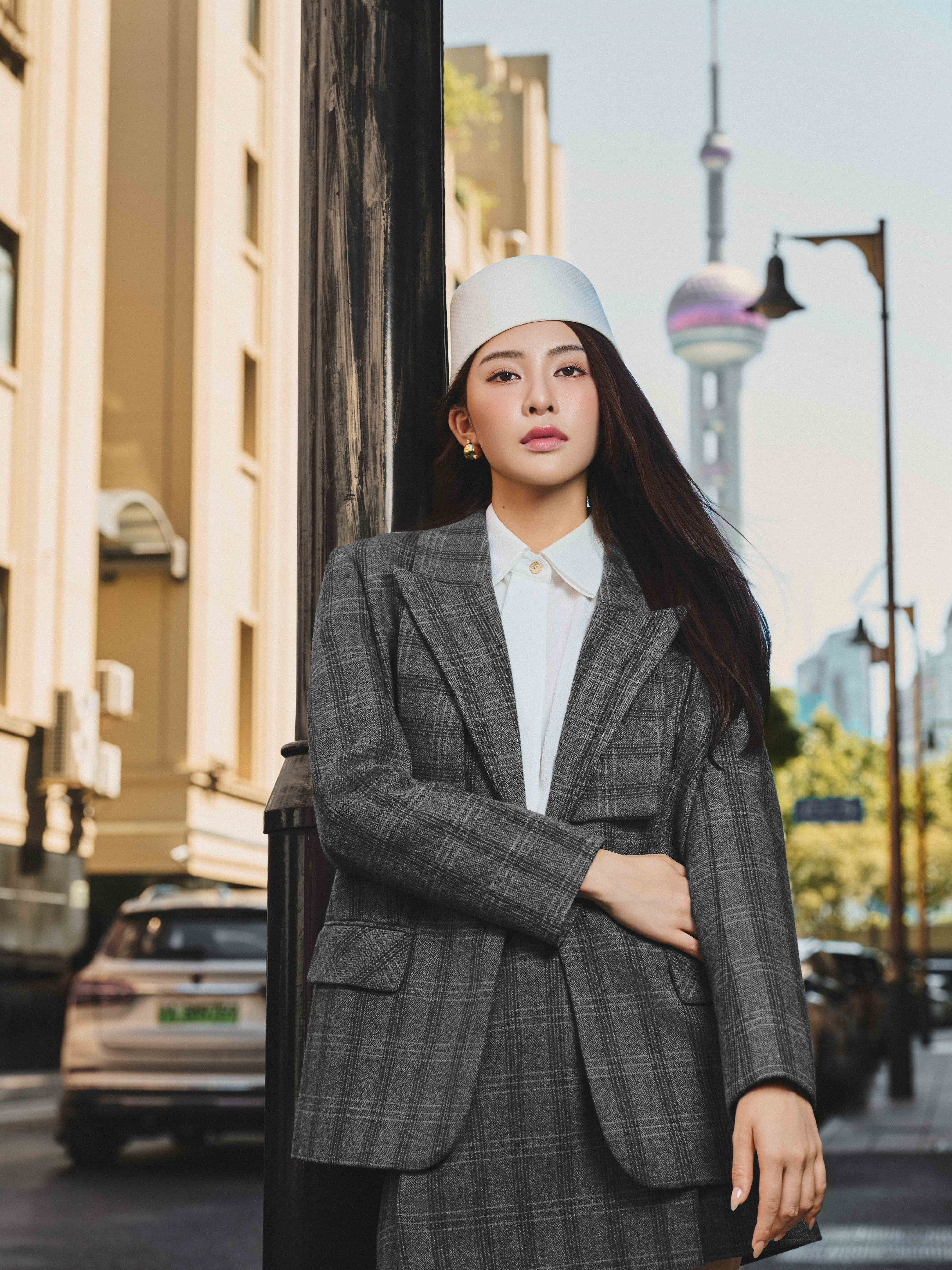 Áo vest cổ 2 ve bản to