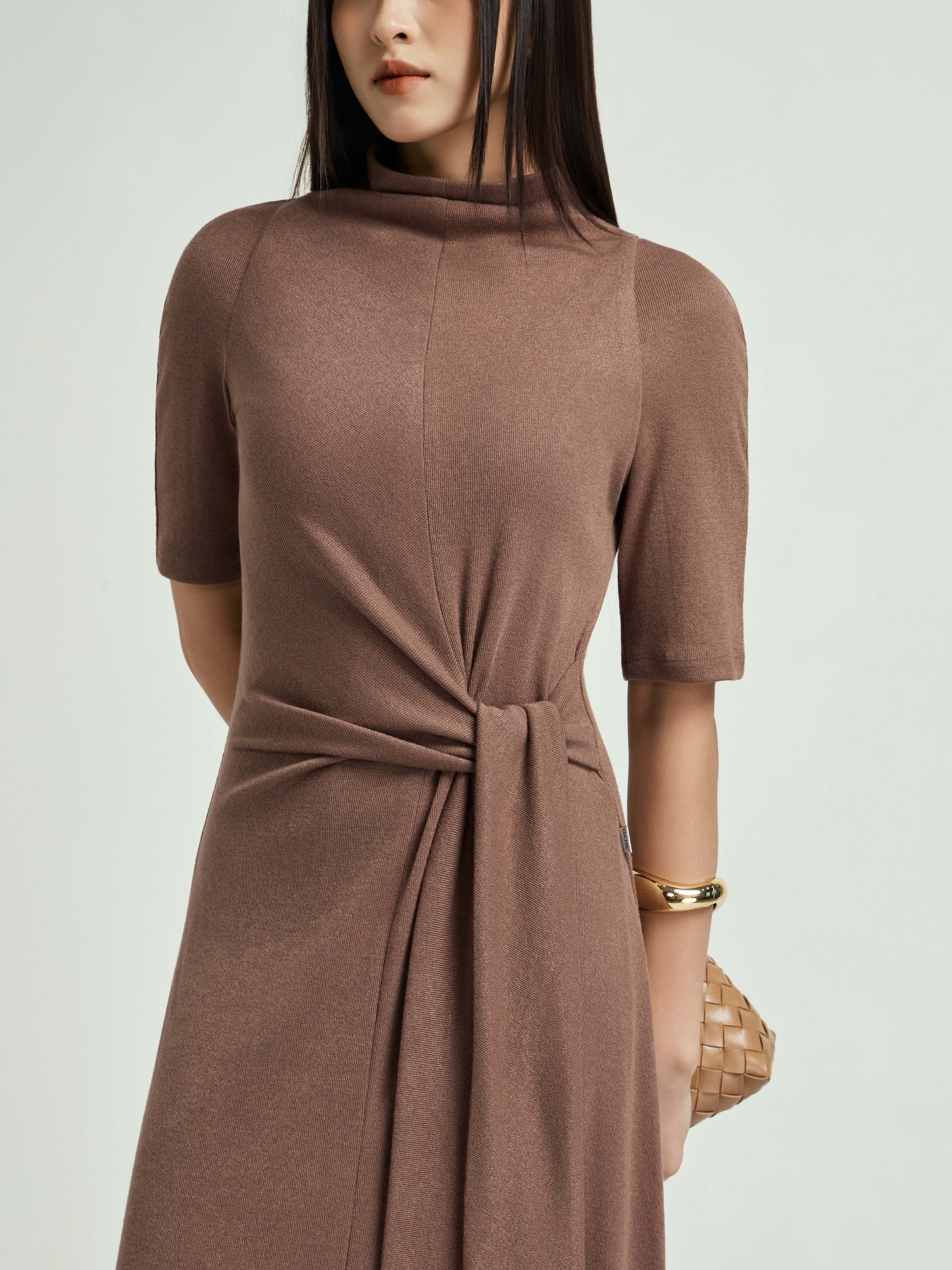 Váy len tay cộc thắt dây eo