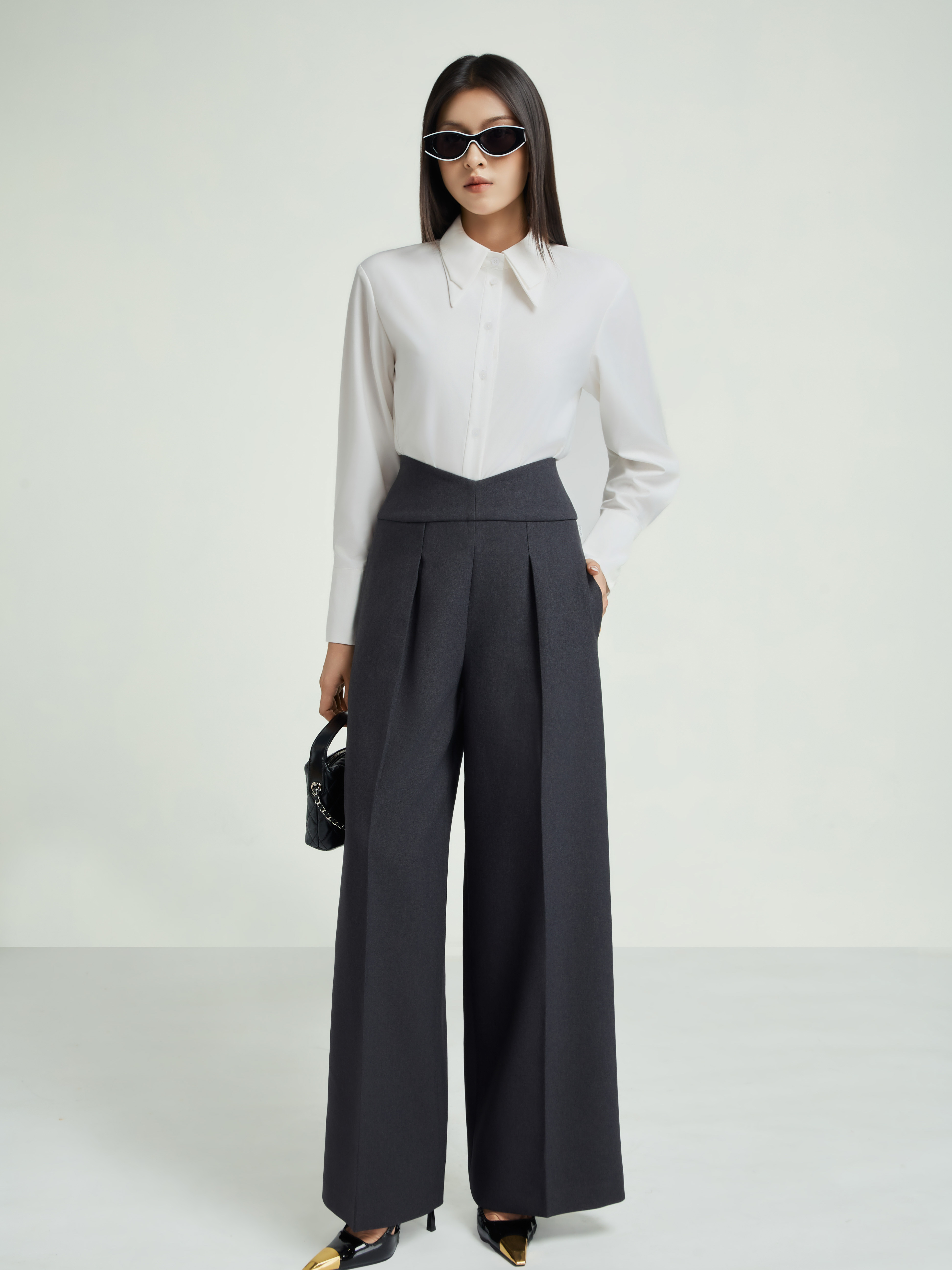 Quần suông xếp ly súp giữa cạp sẻ V