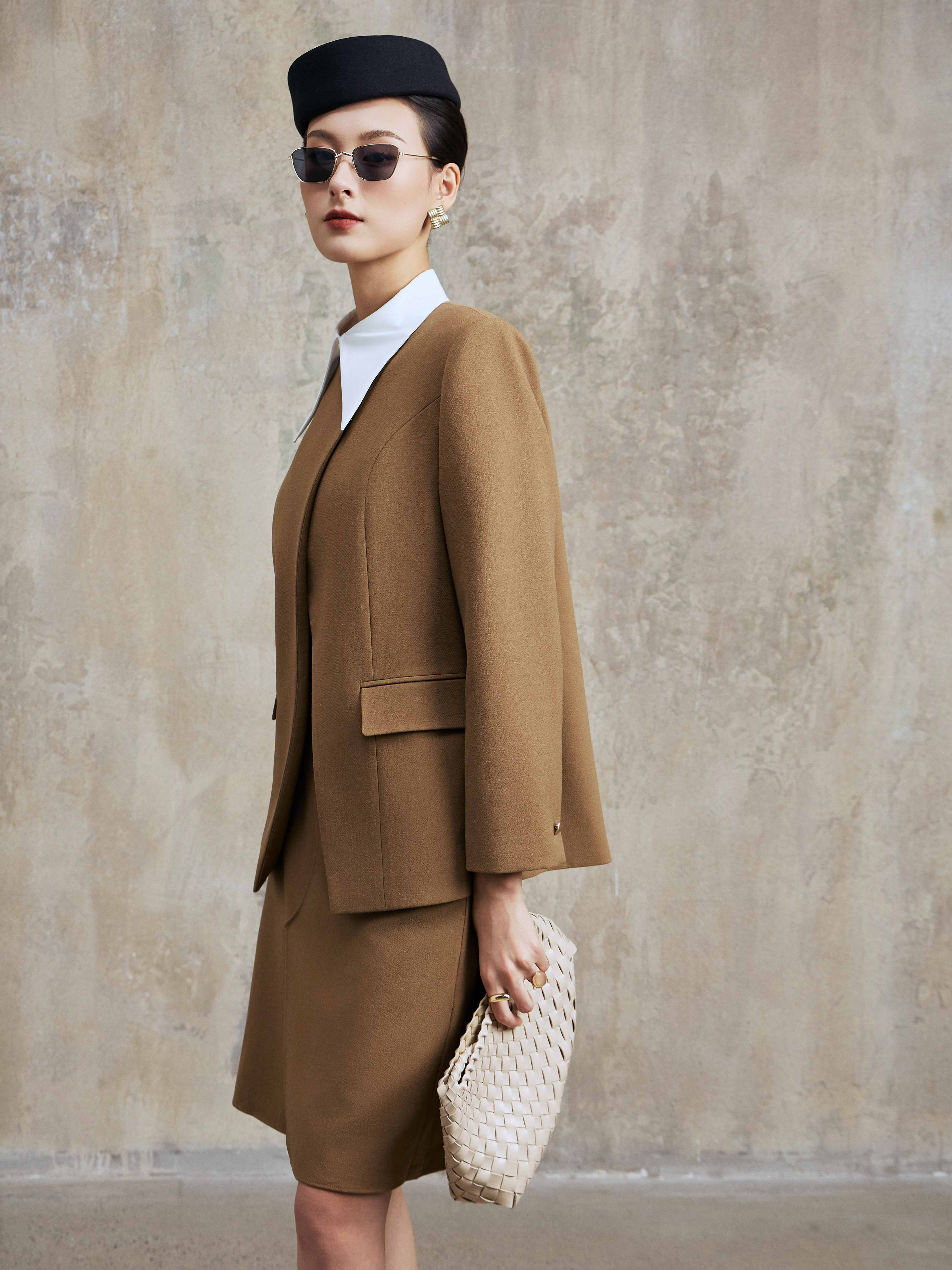 Áo vest cổ lệch chéo tà