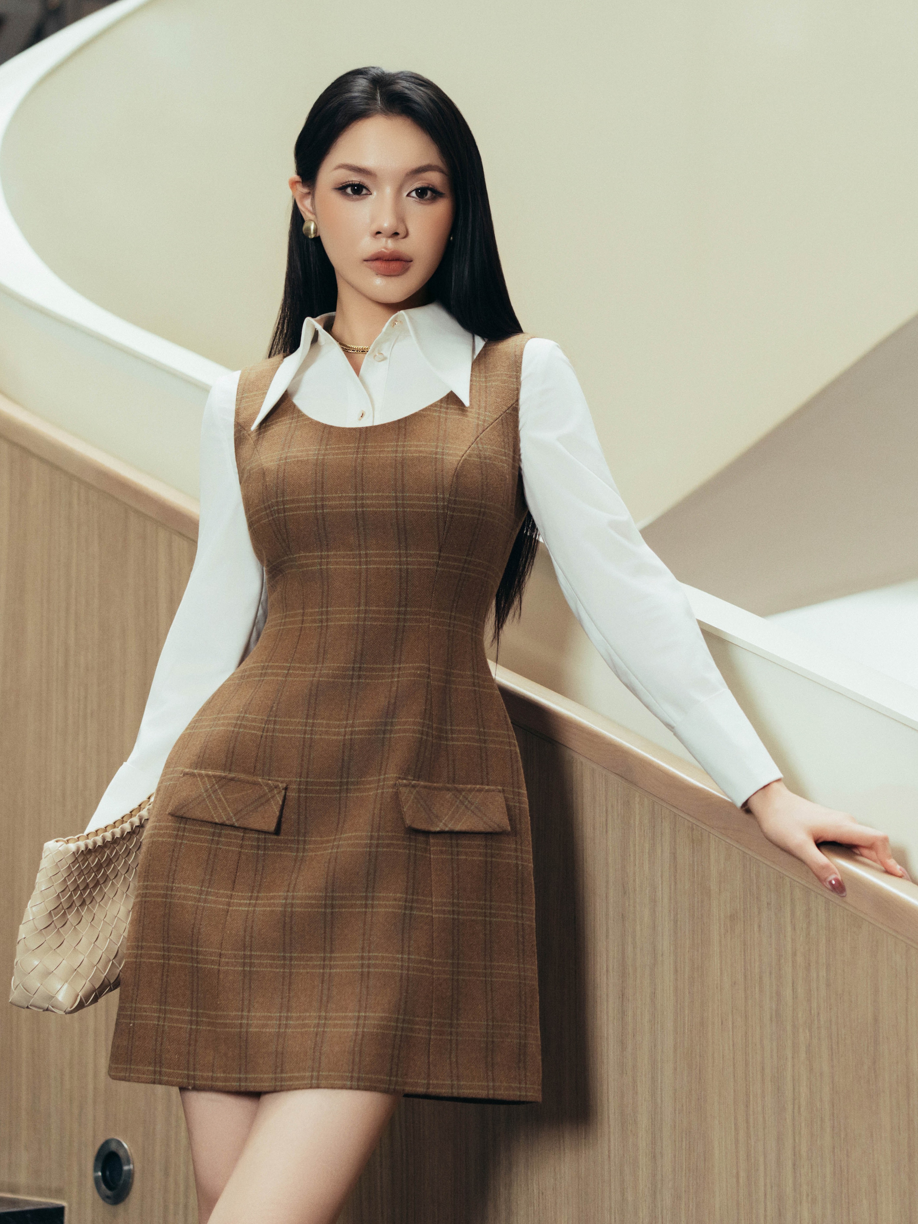 vay-da-khong-tay-co-2-nap-tui-truoc_av1952-9073954