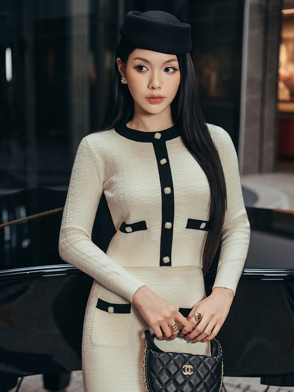 Áo len cổ tròn nẹp phối_CV.8-042-DHC2507