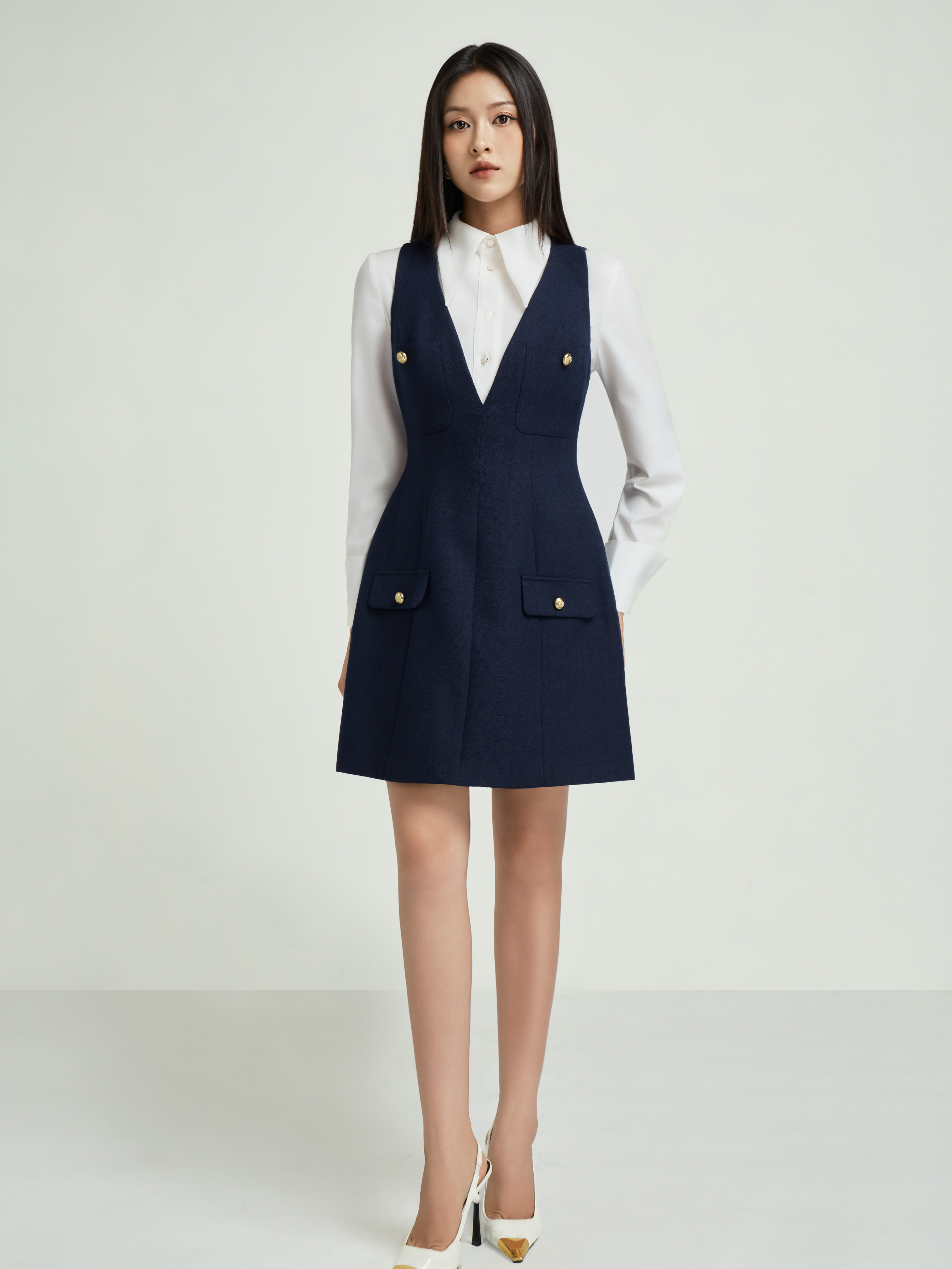 Váy yếm không tay