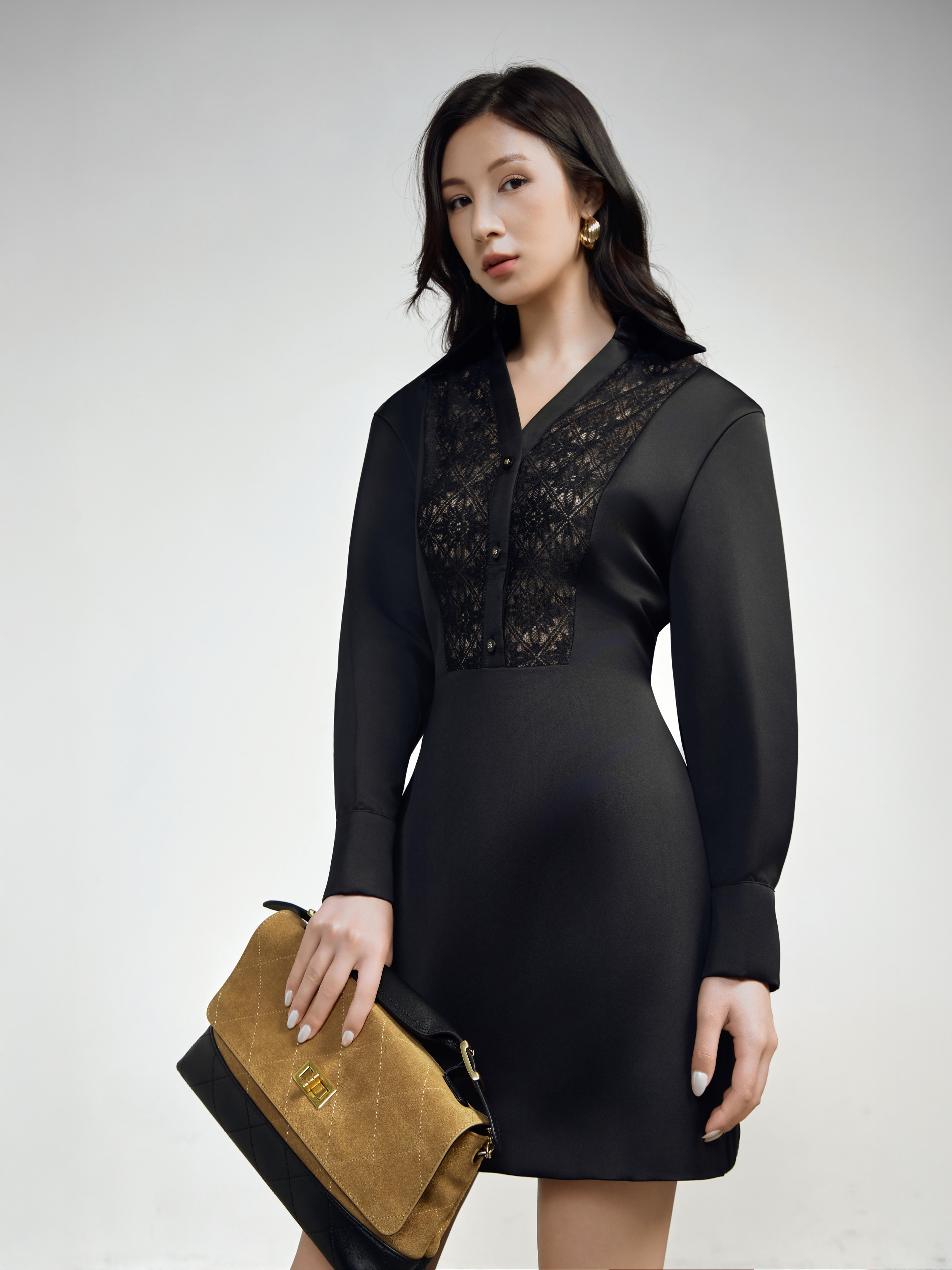 Váy A ngắn tay dài phối ren