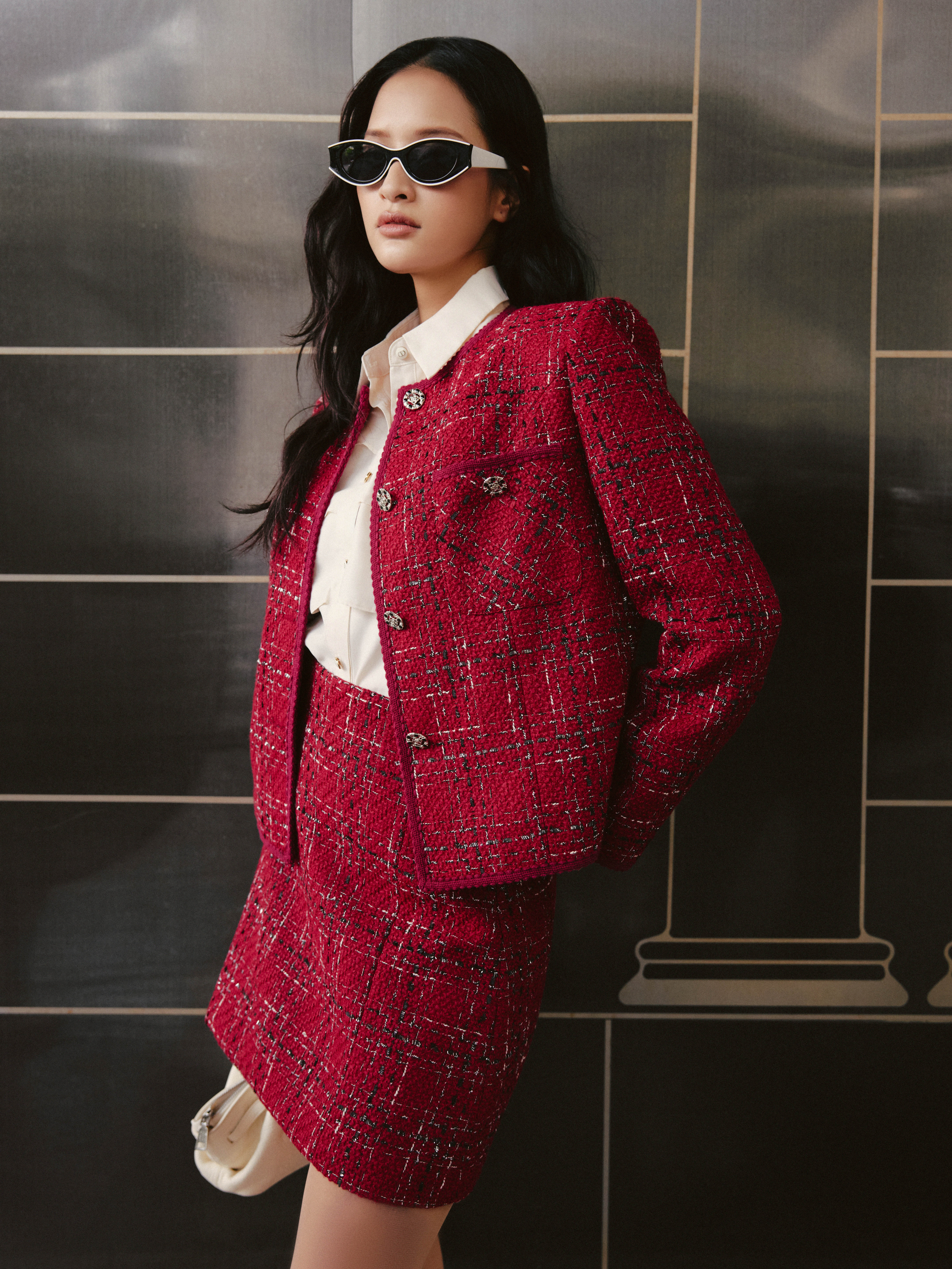 Chân váy dạ tweed kẻ phối viền xẻ trước_AV.5-993