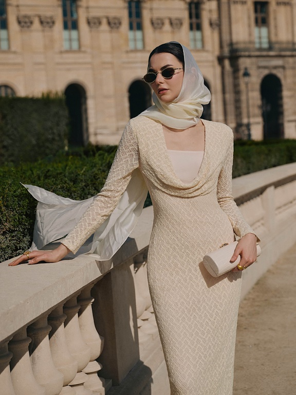 váy ren co giãn cổ đỏ phối ngực