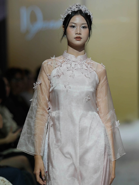 Áo dài Đinh Hương