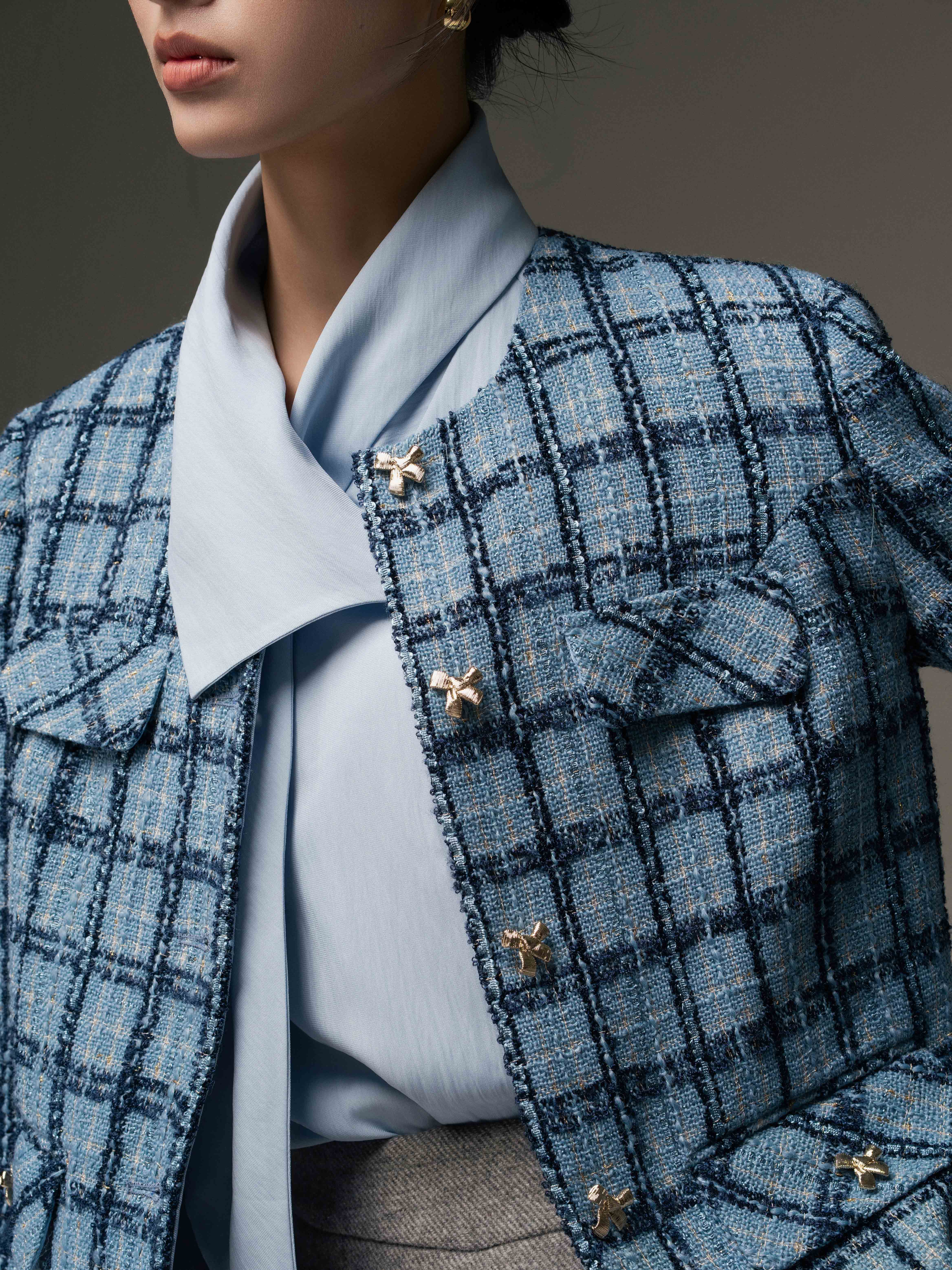 Áo sơ mi vạt lệch cổ khăn