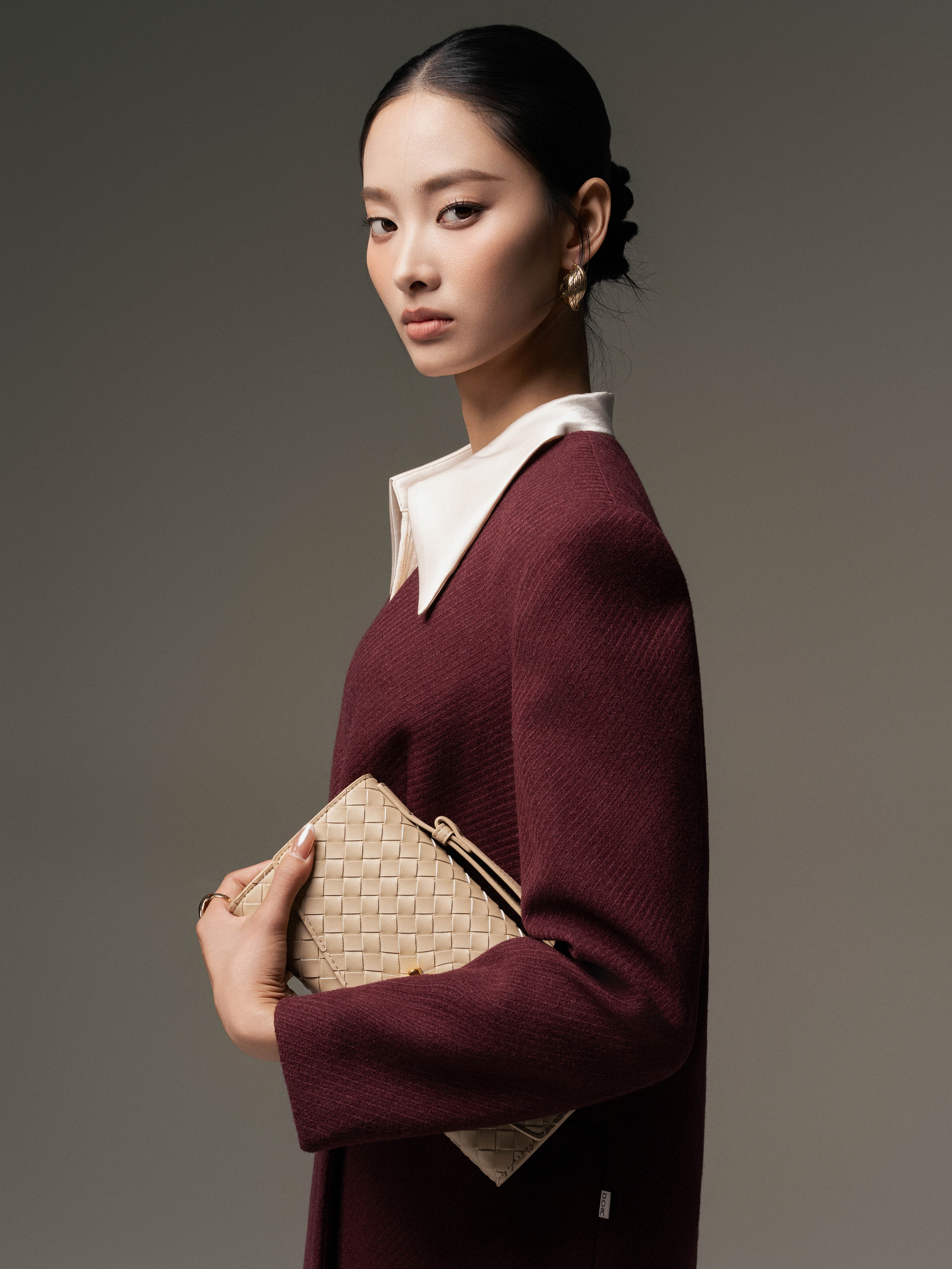 Áo trendcoat dáng dài cổ V