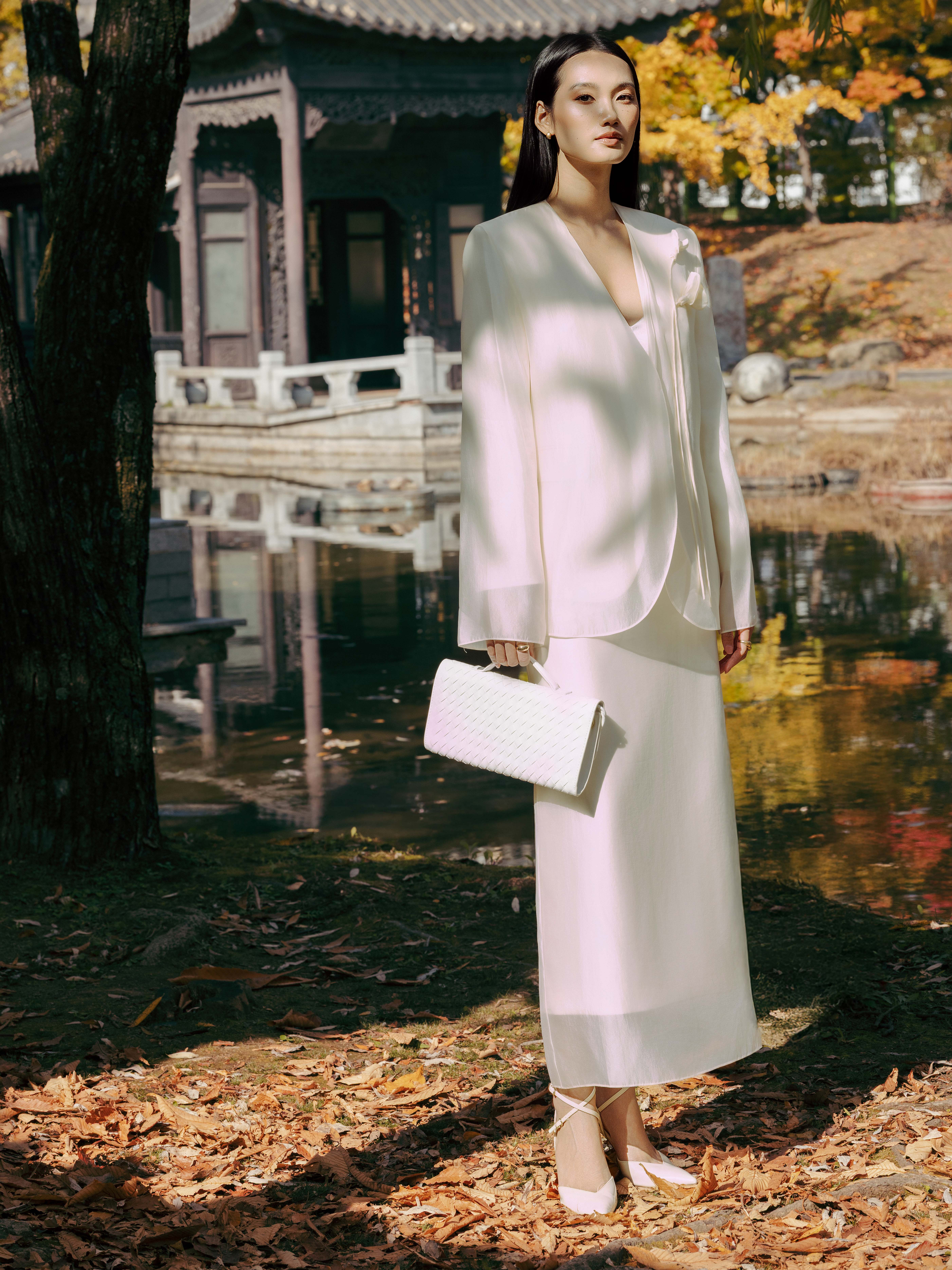 Áo vest tơ ngực đính hoa