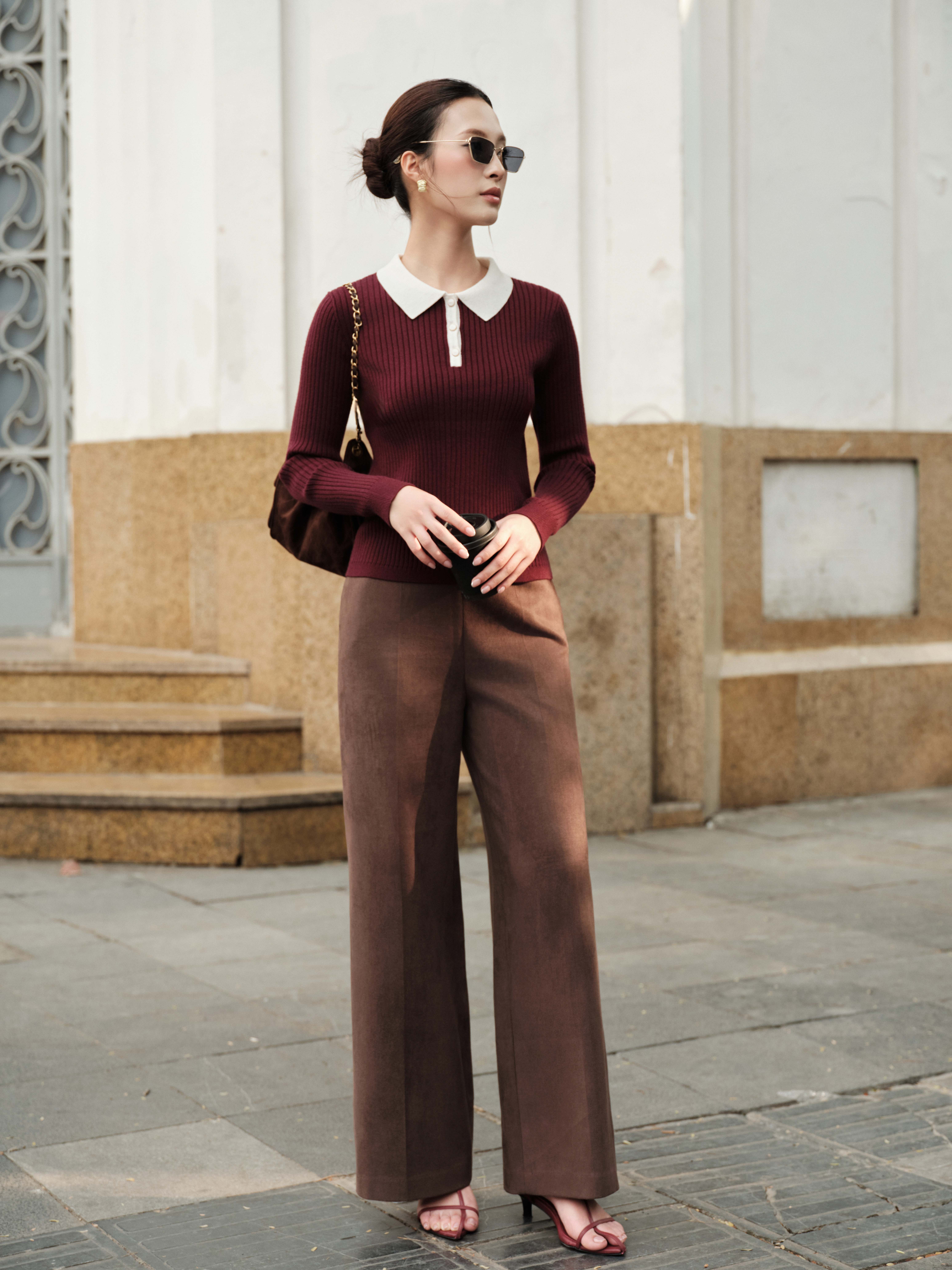 Áo len bổ trụ phối cổ trắng-DHC250