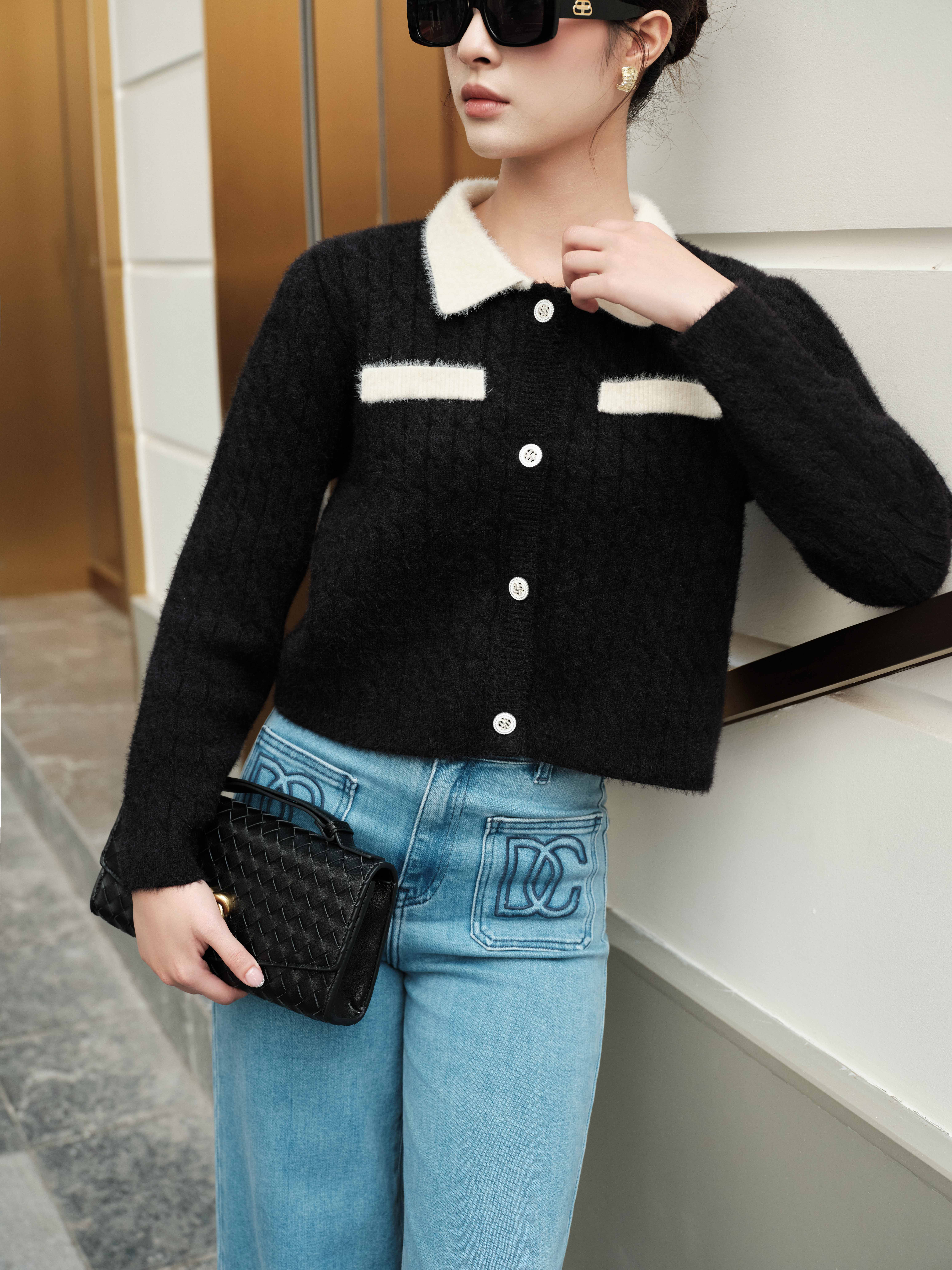 Áo len lông thỏ phối cổ túi ngực-DHC2503