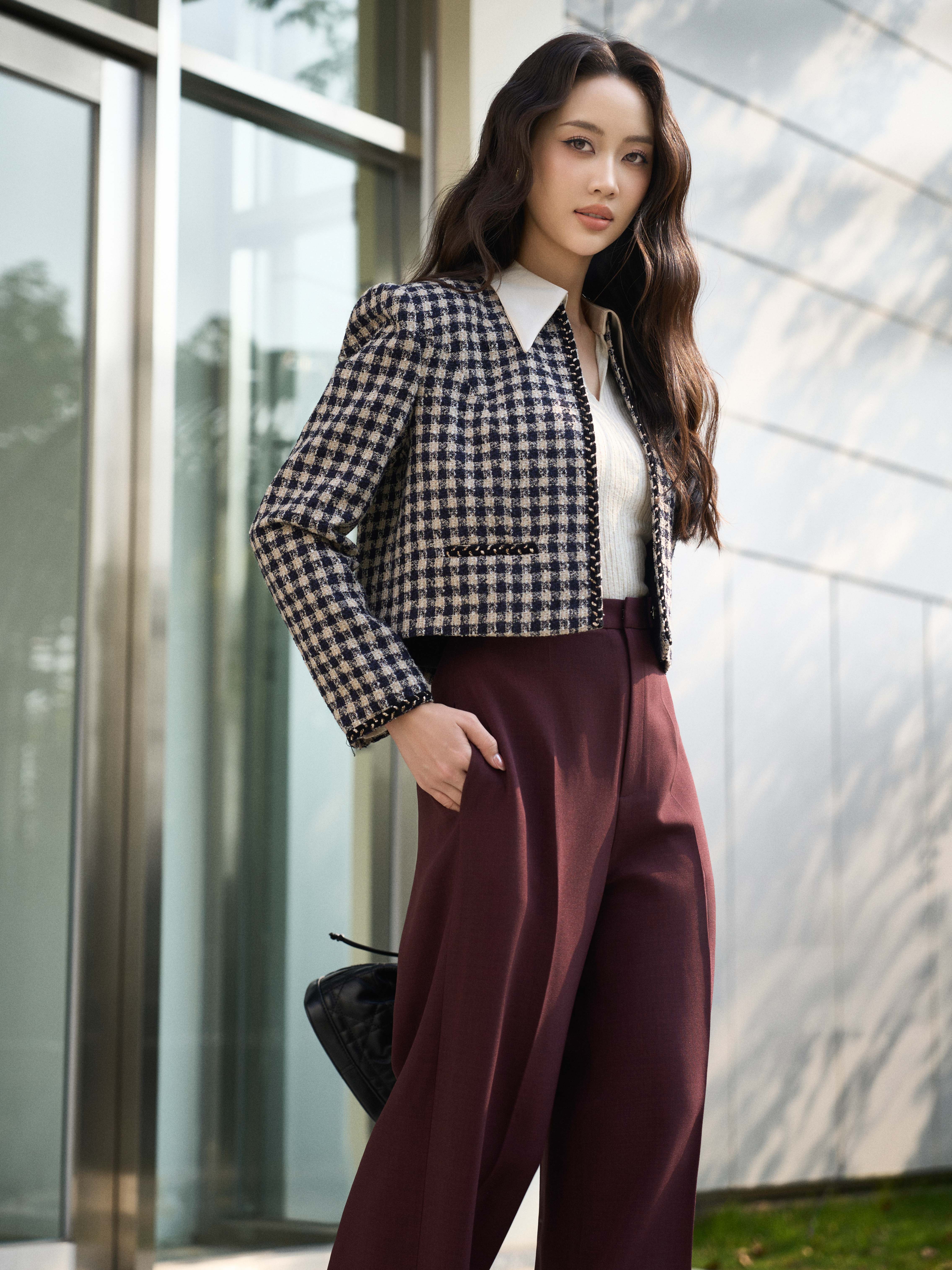 Quần ống suông 2 cúc trang trí