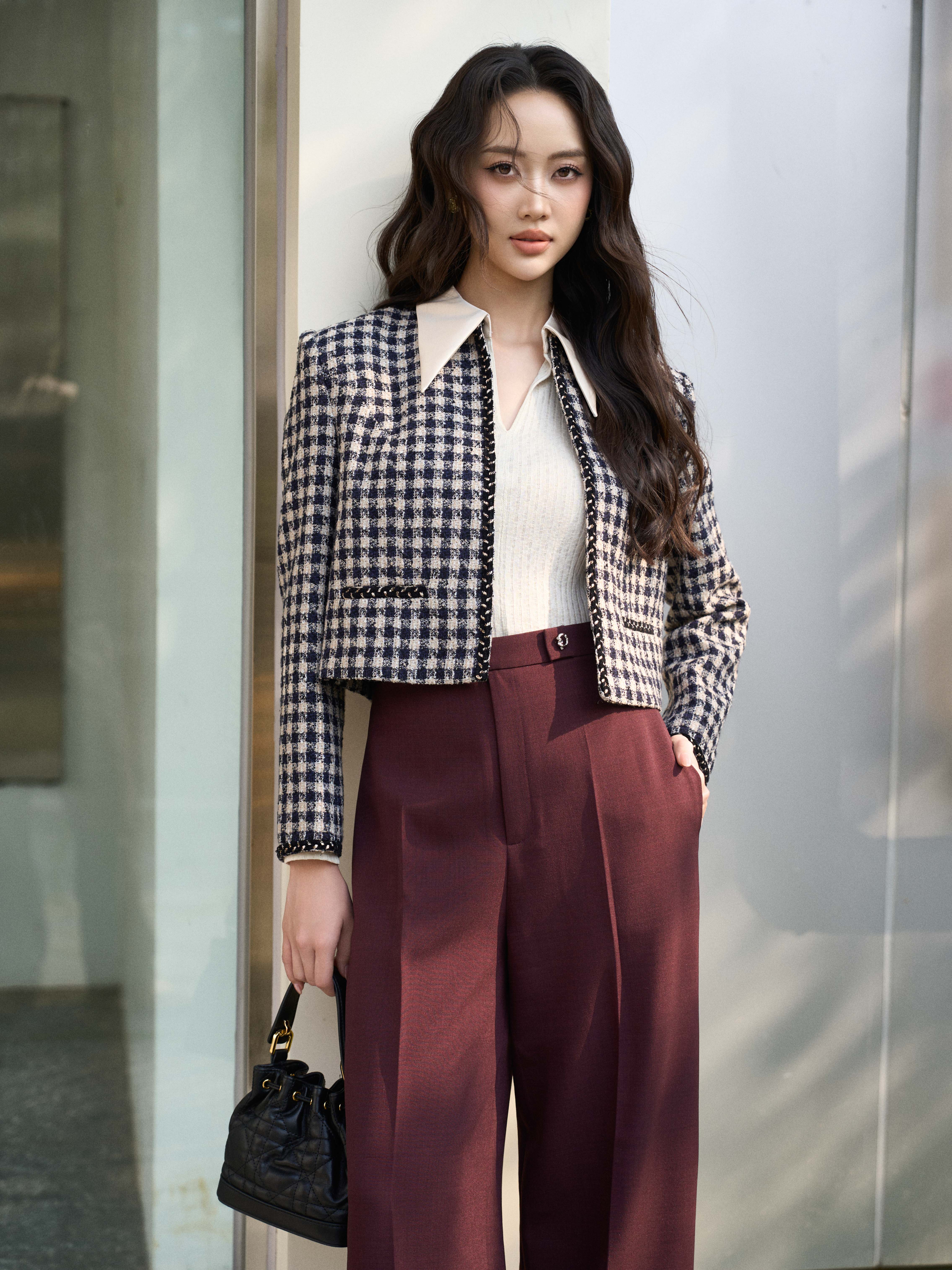 Quần ống suông 2 cúc trang trí