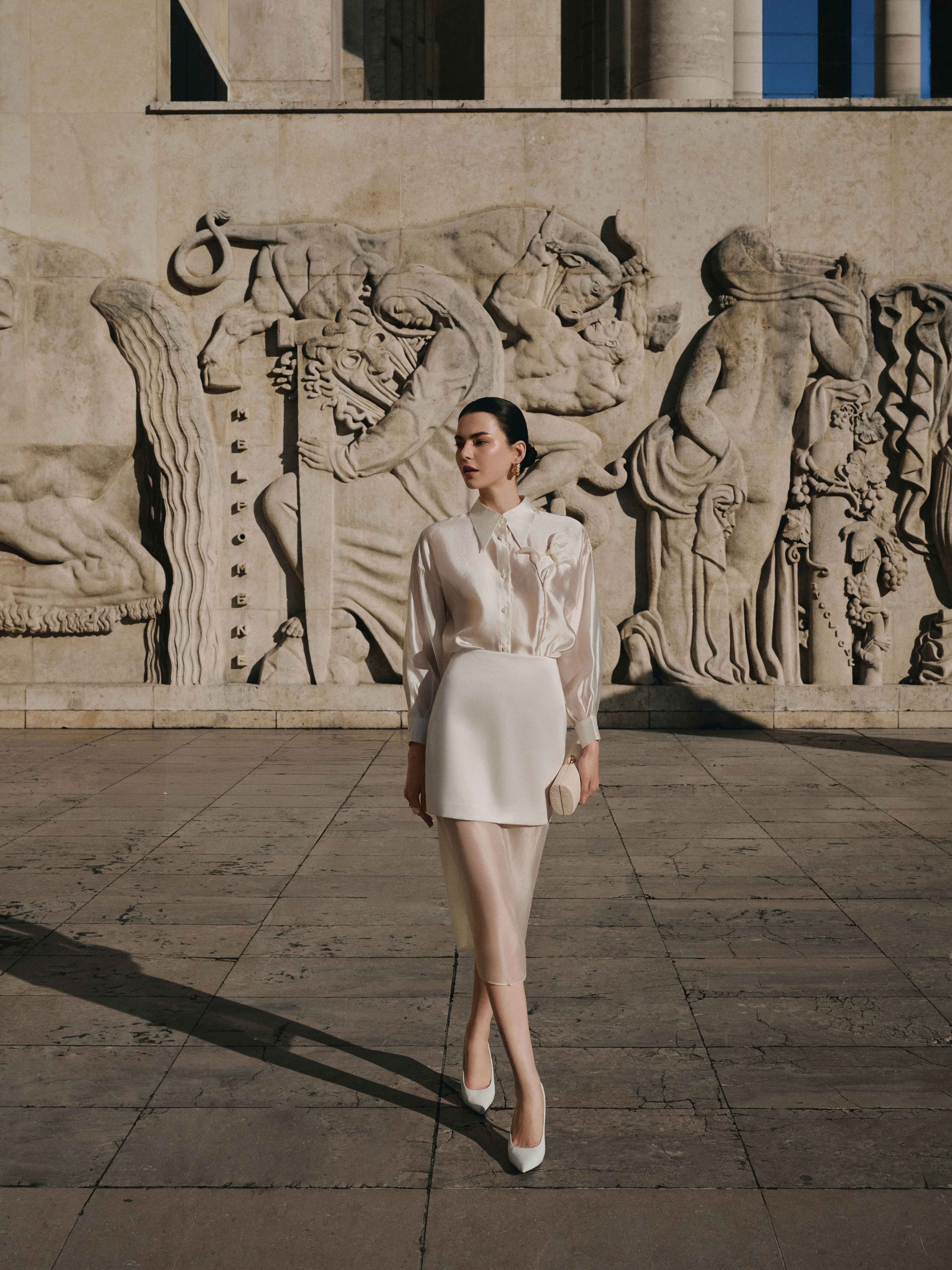 Áo sơ mi cổ đức ngực đinh hoa