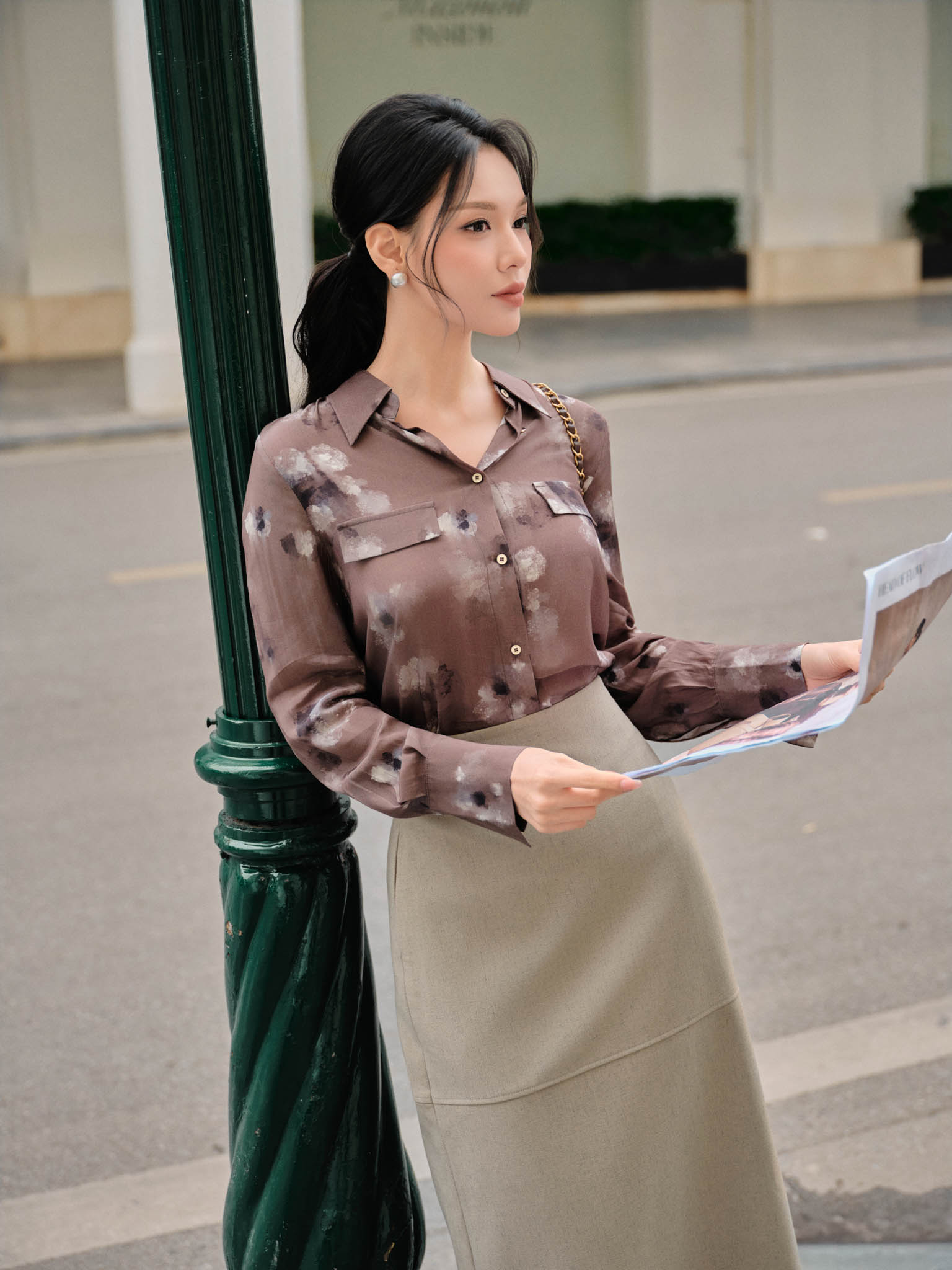 ao-so-mi-co-duc-tay-dai-co-nap-tui-nguc-3577329