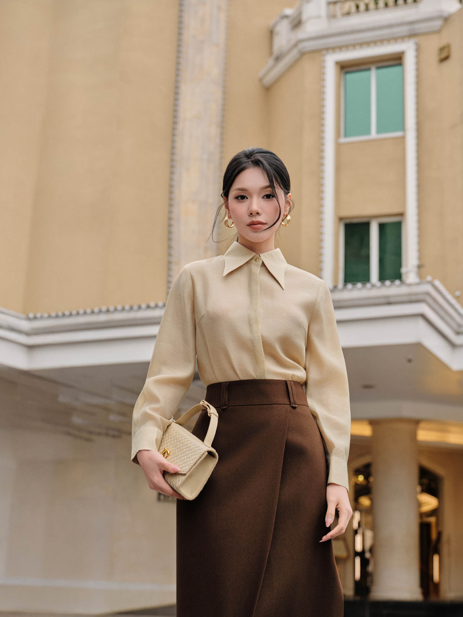 Áo sơ mi cổ đức vạt nhọn