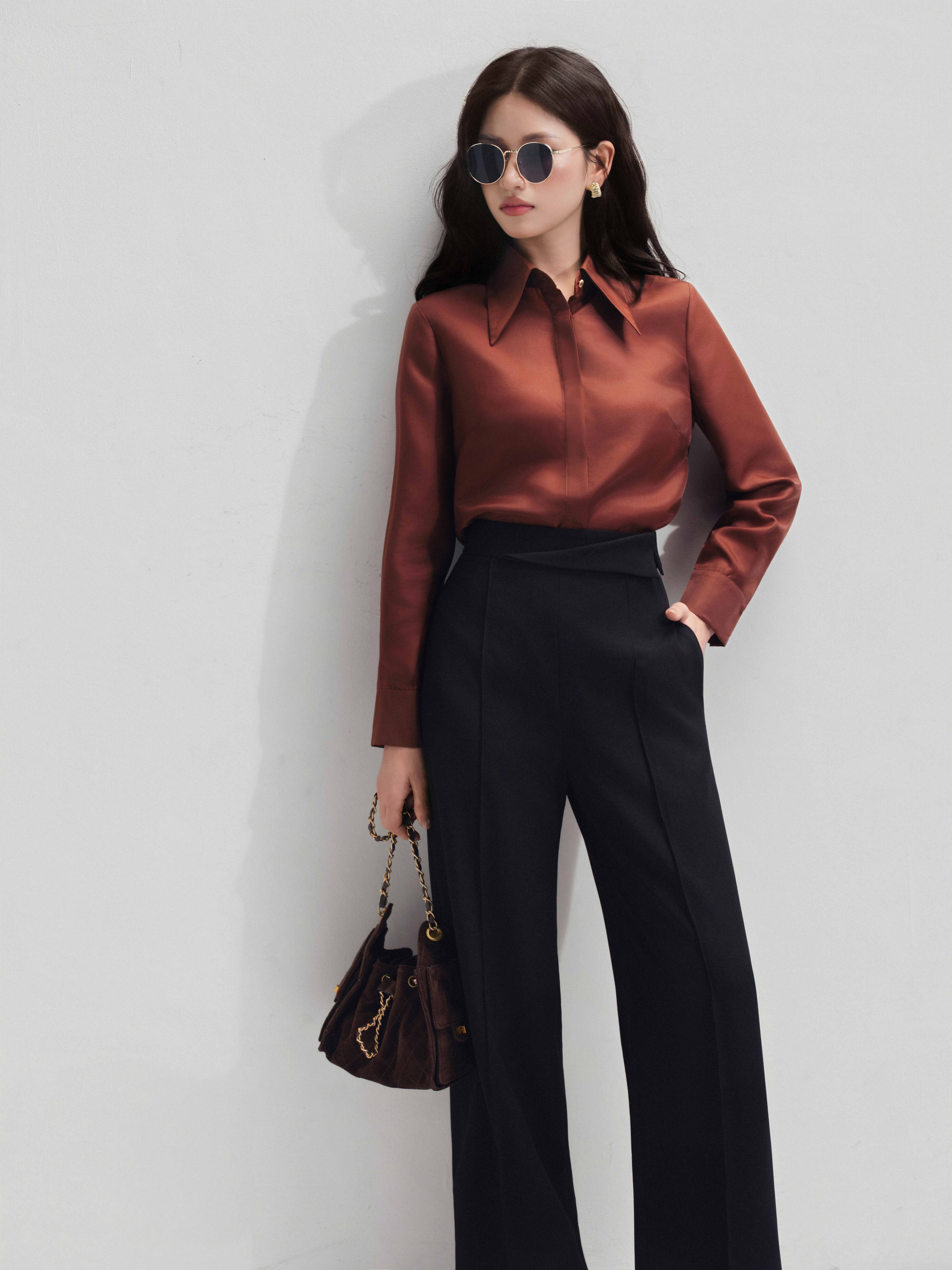 Quần ống đứng mí giữa, cạp gập