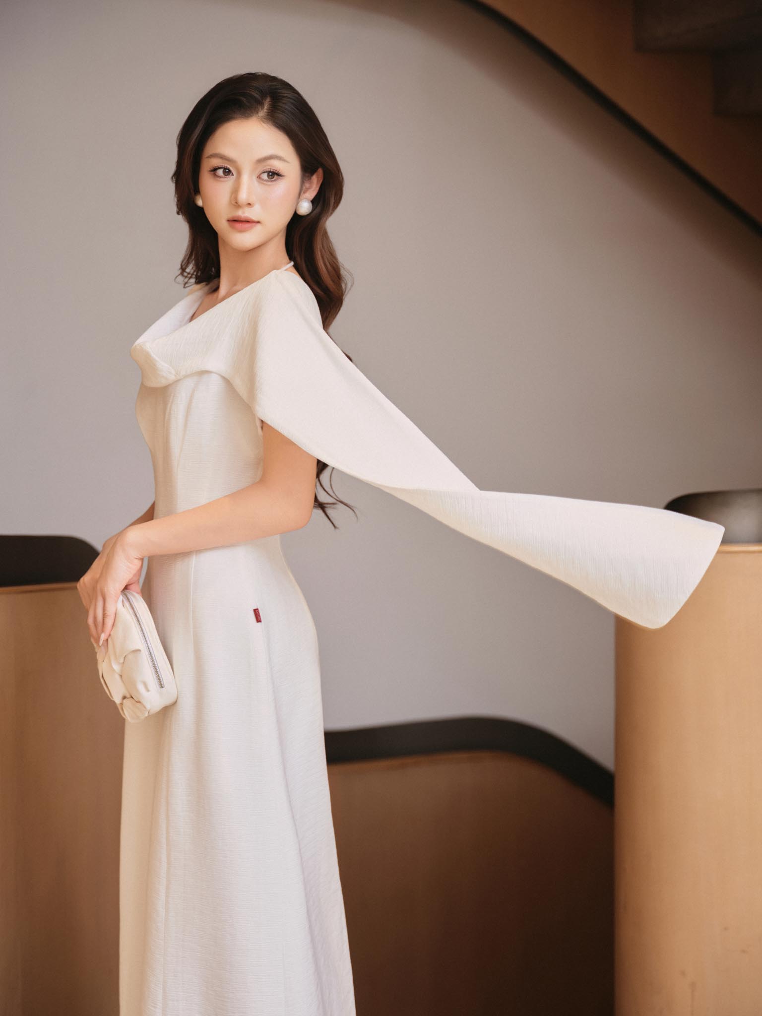 Váy cổ vạt gập vai chờm 1 bên